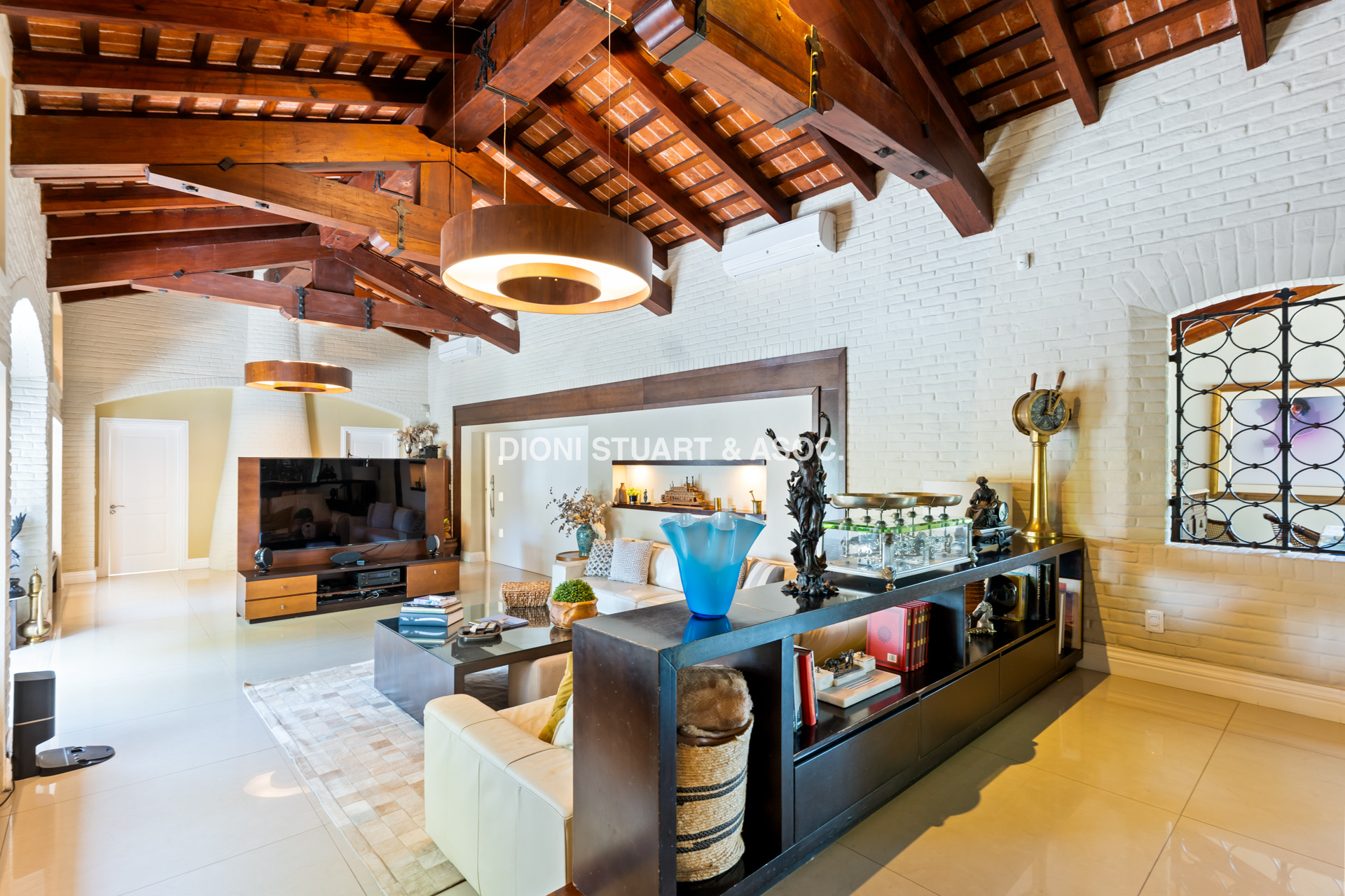 MEGA CASA EN EL GOLF - IMPESIONANTE