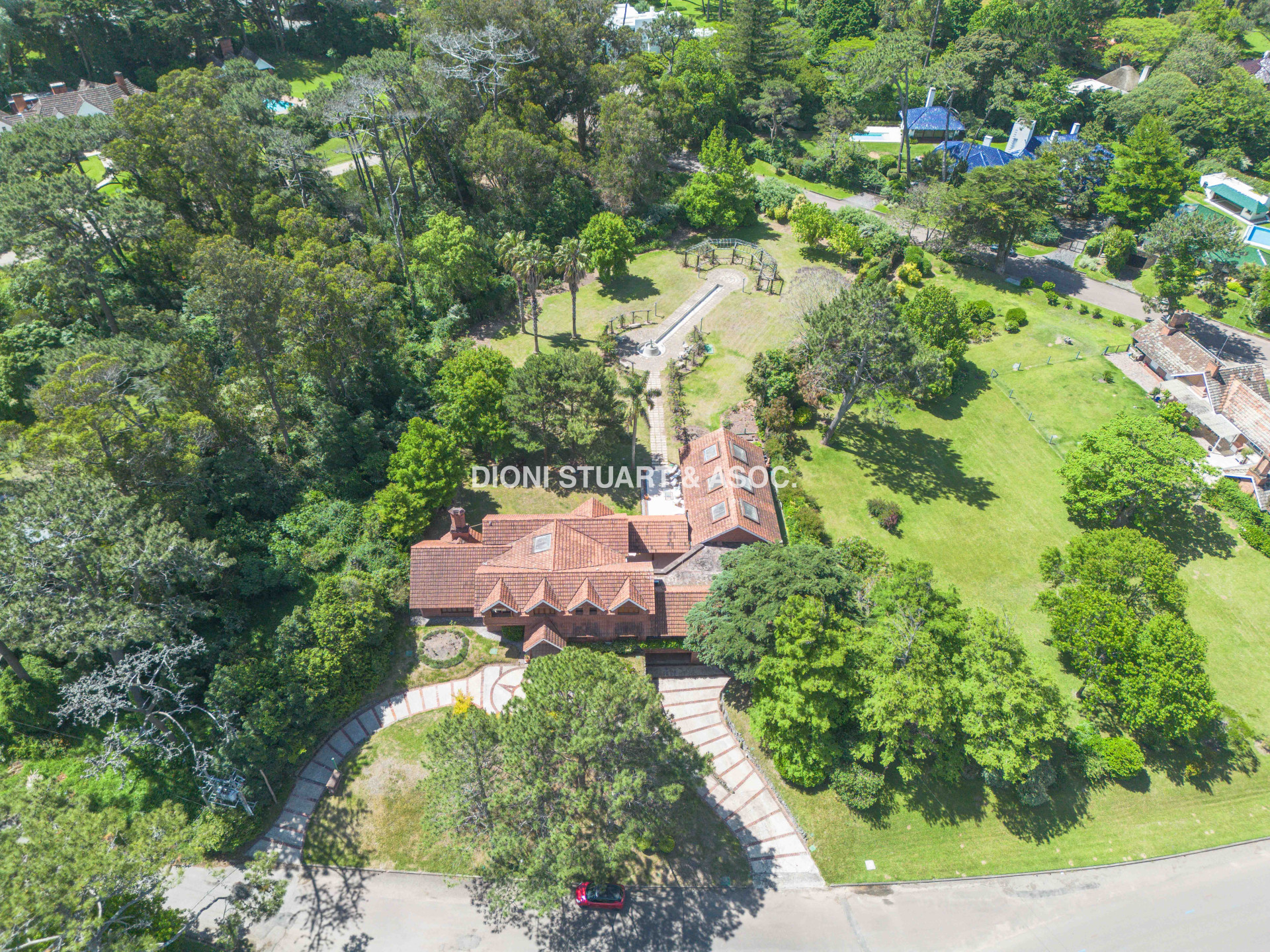 CASA EN VENTA EN EL GOLF - INCREIBLE