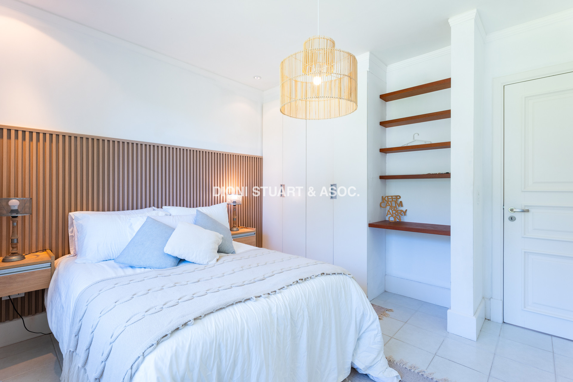 CASA EN VENTA EN EL GOLF DE 4 DORMITORIOS Y DEP. - VISTA DIRECTA AL GOLF