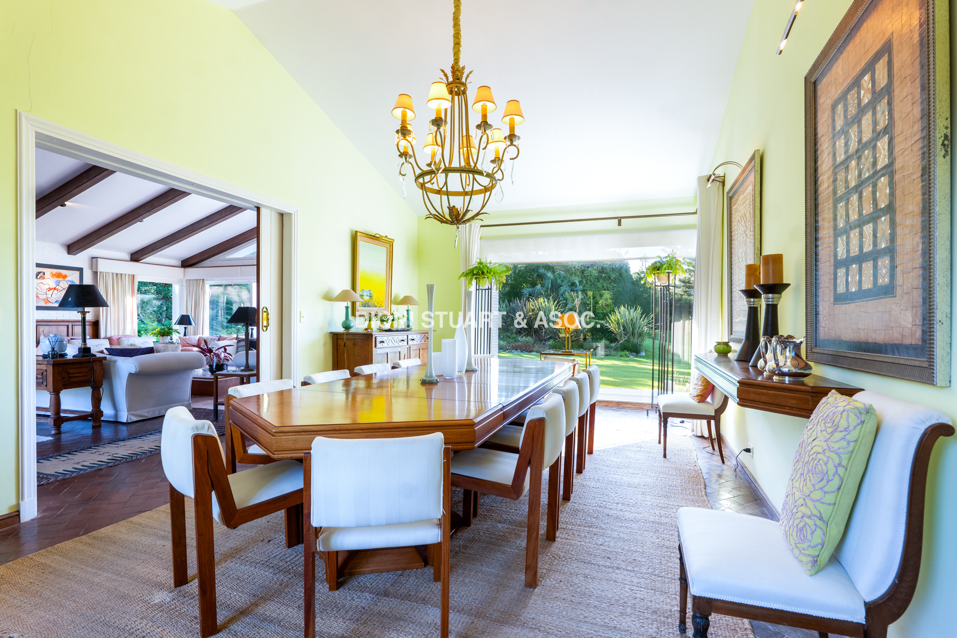 IMPONENTE CASA EN PLAYA BRAVA - ELEGANCIA Y CONFORT