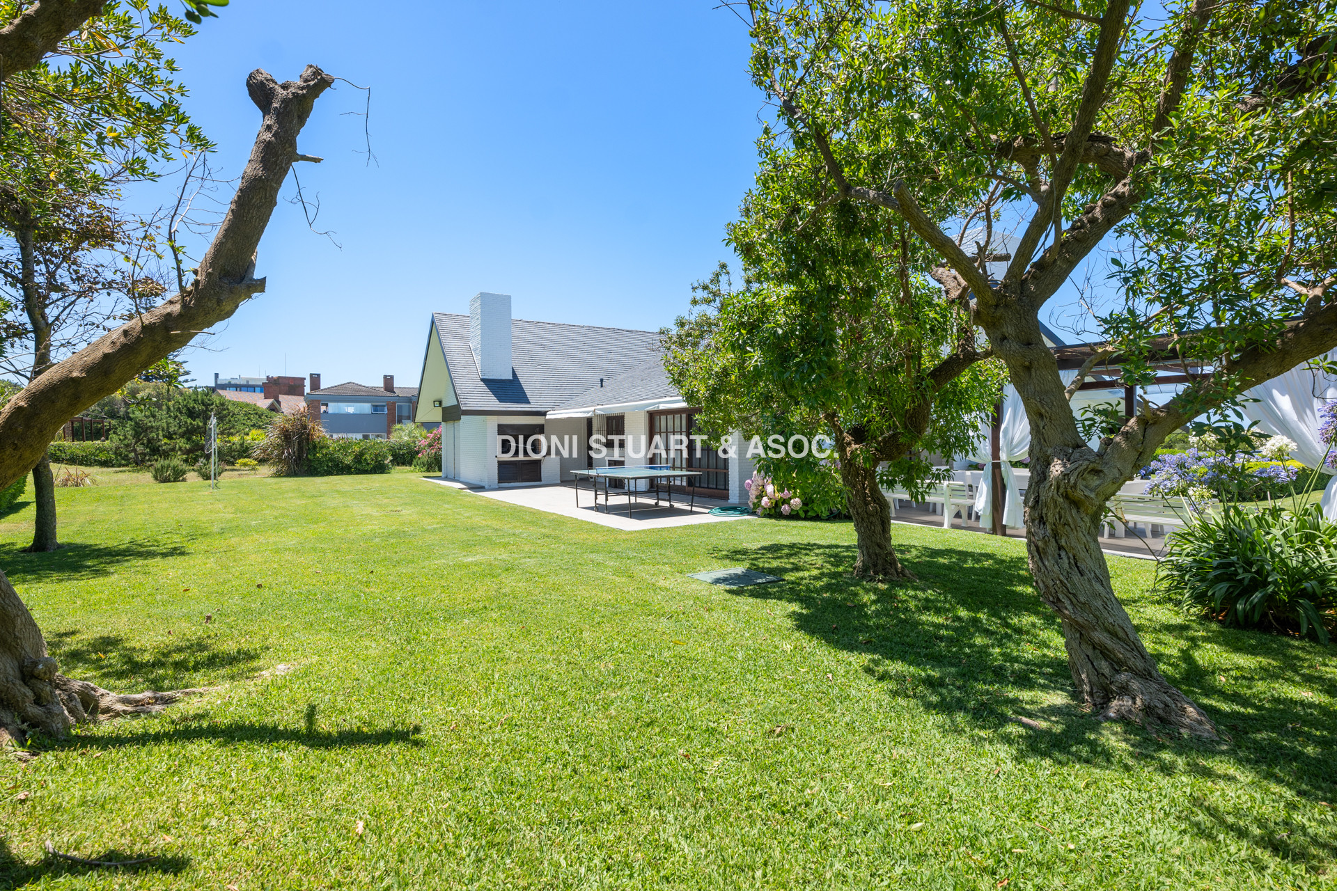 CASA EN VENTA PRIMERA LINEA PLAYA BRAVA