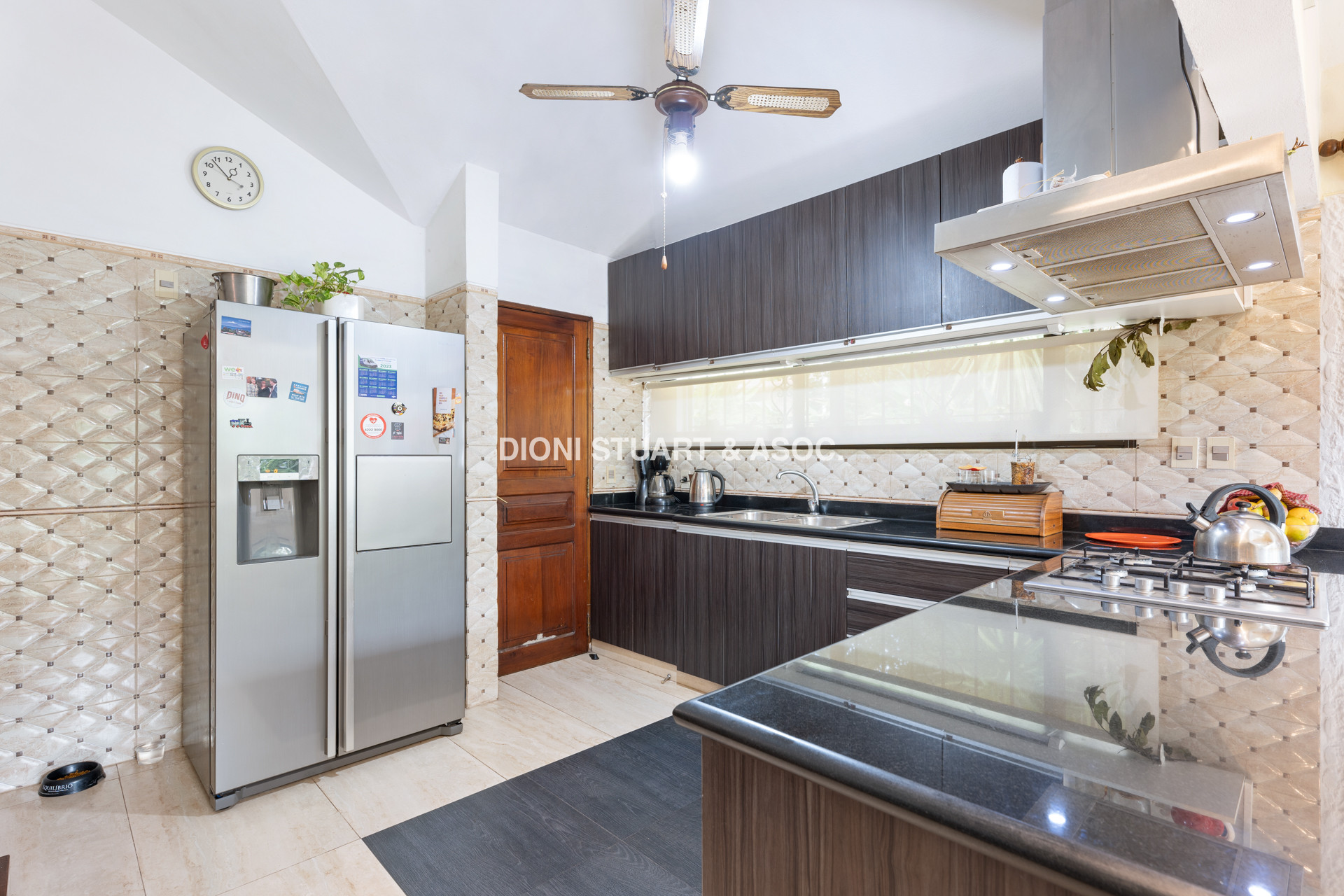 OPORTUNIDAD - CASA EN ROOSEVELT - 5 DORMITORIOS Y 5 BAÑOS - PISCINA CLIMATIZADA