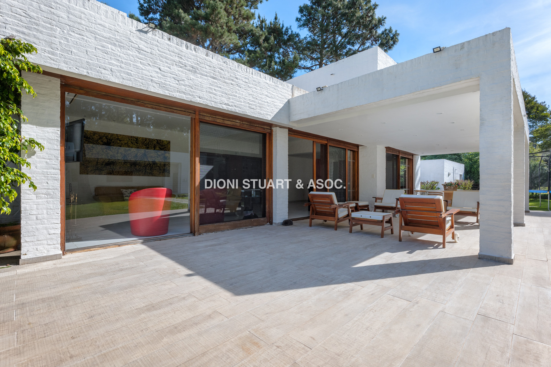 VENTA CASA EN EL GOLF - 5 DORMITORIOS + DEPENDENCIA - MEGA BARBACOA