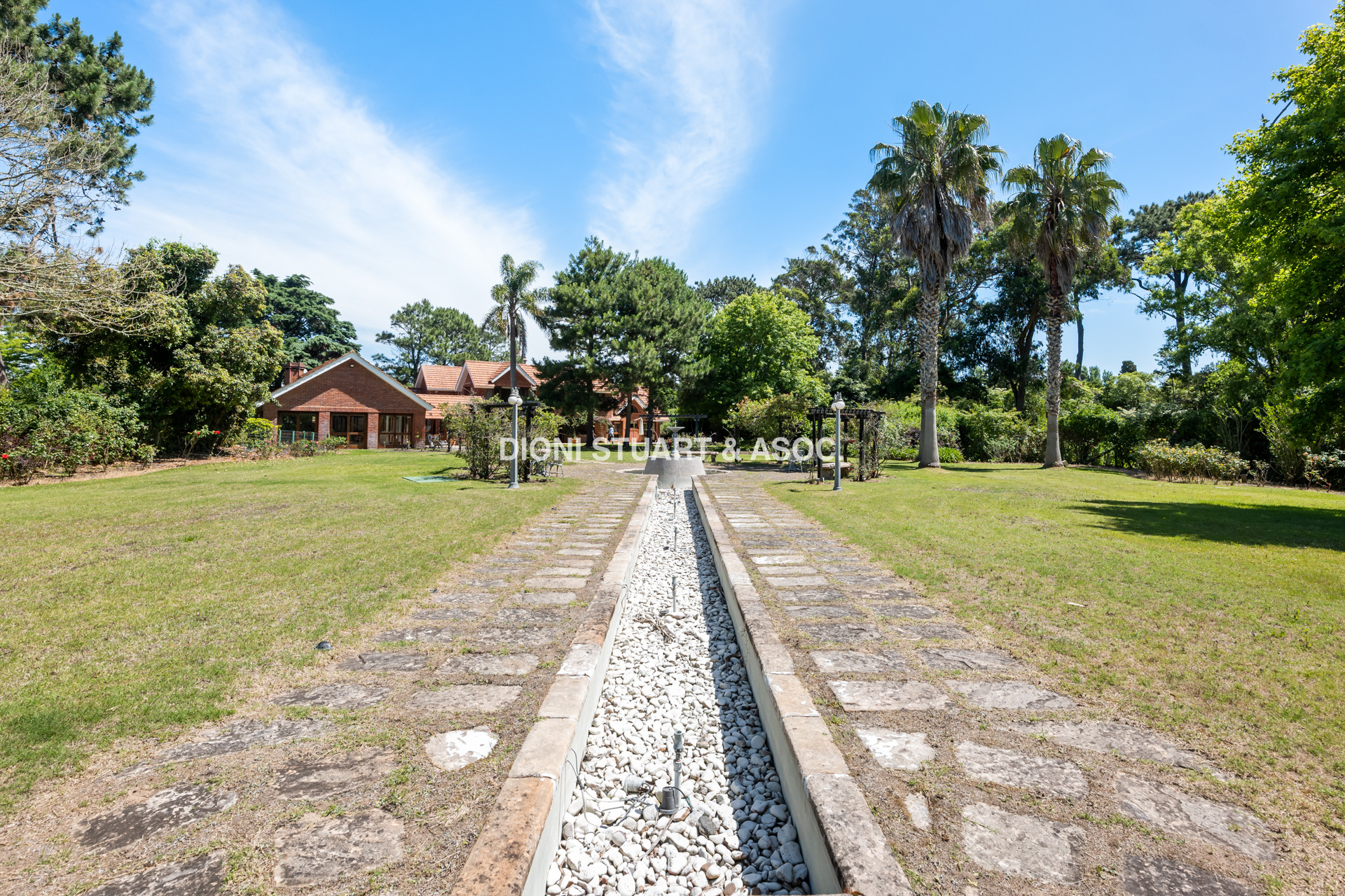 CASA EN VENTA EN EL GOLF - INCREIBLE