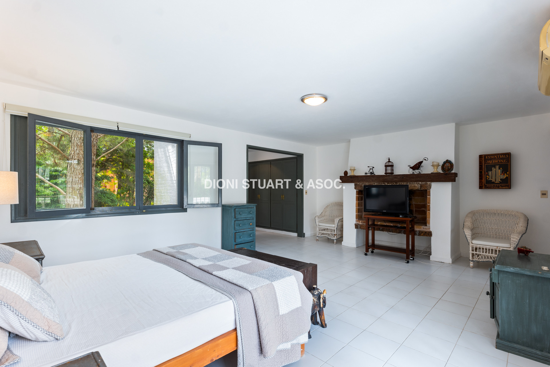 CASA EN VENTA EN EL GOLF CON 8 DORMITORIOS EN SUTIE