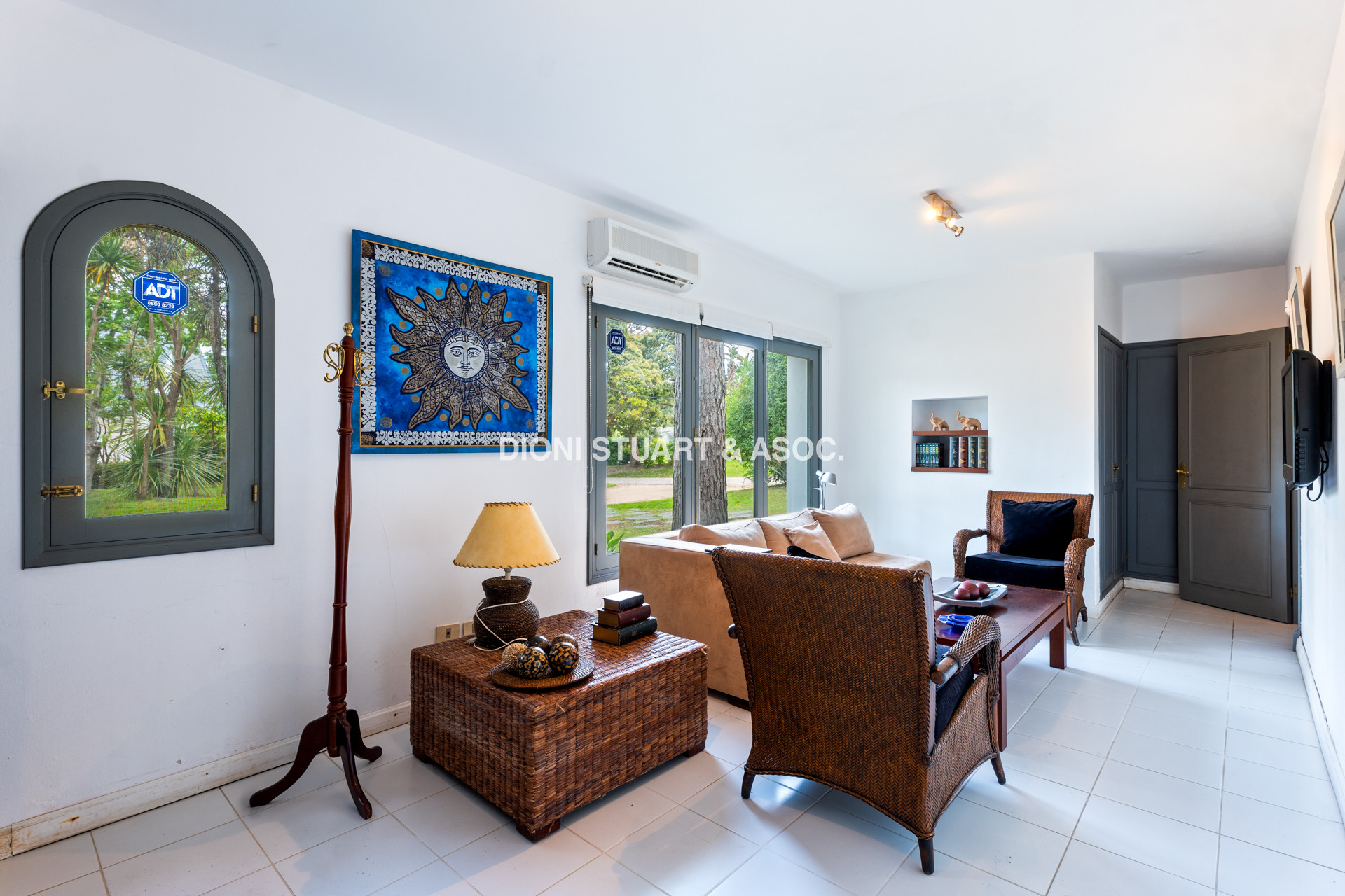 CASA EN VENTA EN EL GOLF CON 8 DORMITORIOS EN SUTIE