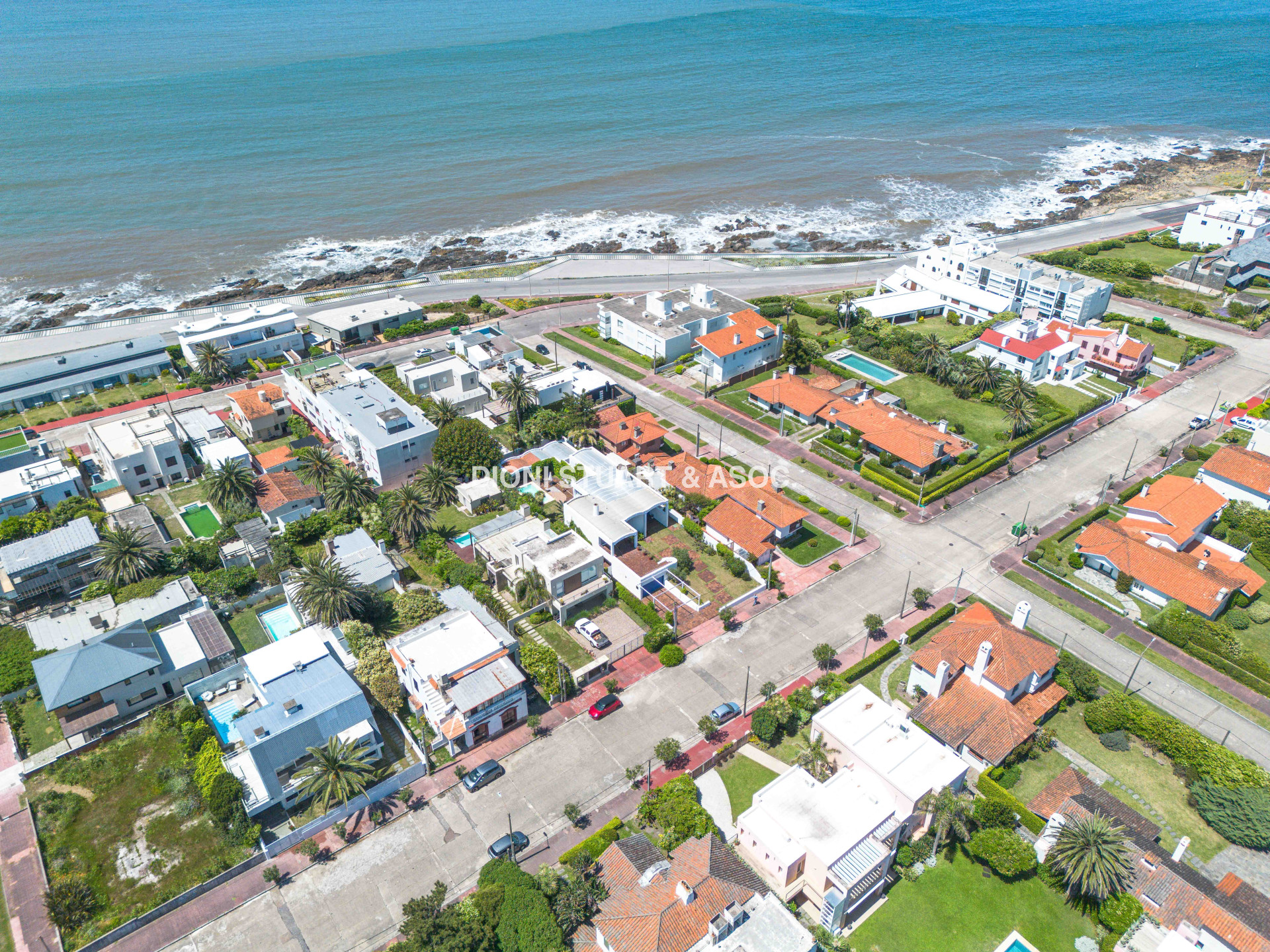 VENTA CASA 4 DORMITORIOS EN LA PENINSULA PUNTA DEL ESTE