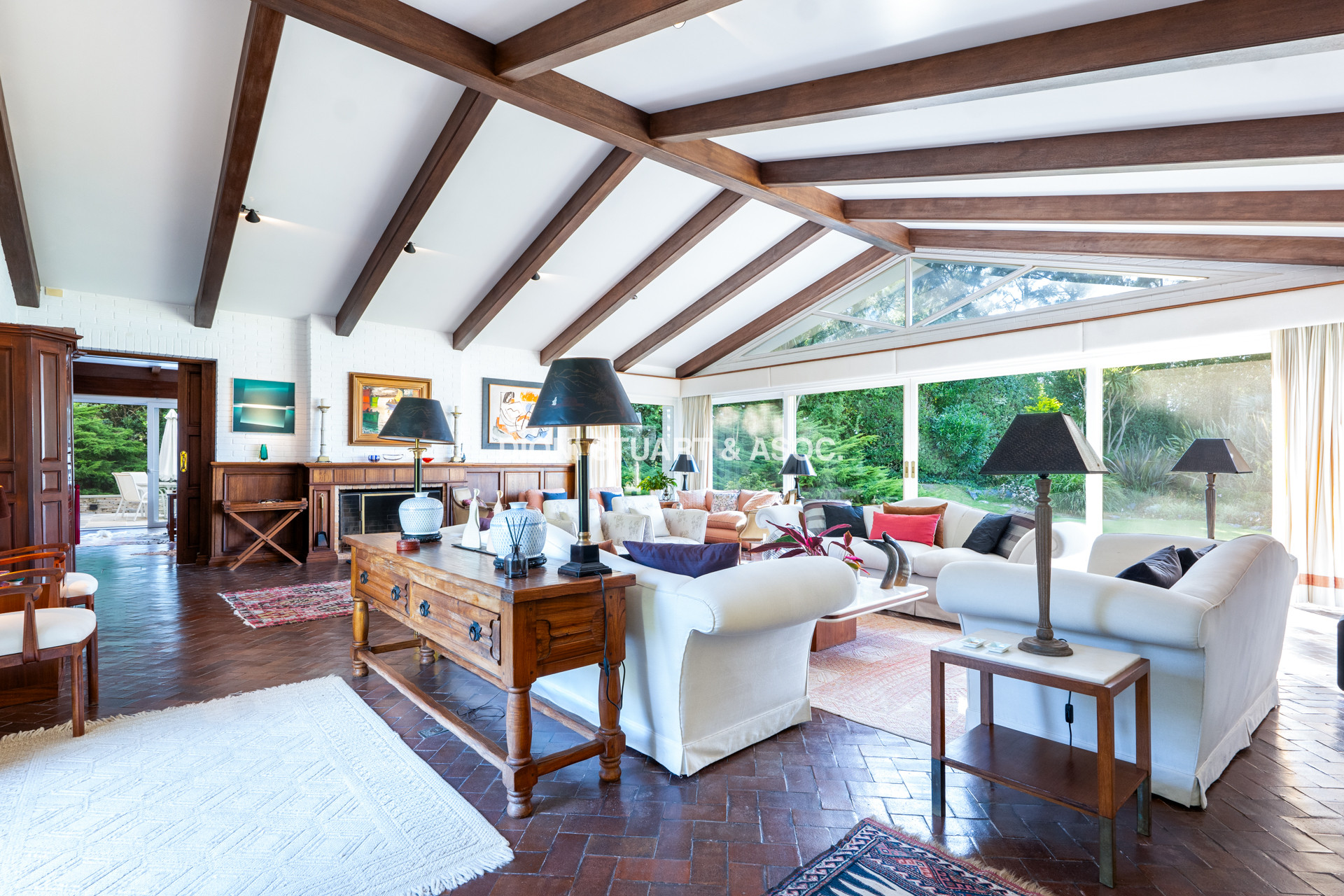 IMPONENTE CASA EN PLAYA BRAVA - ELEGANCIA Y CONFORT