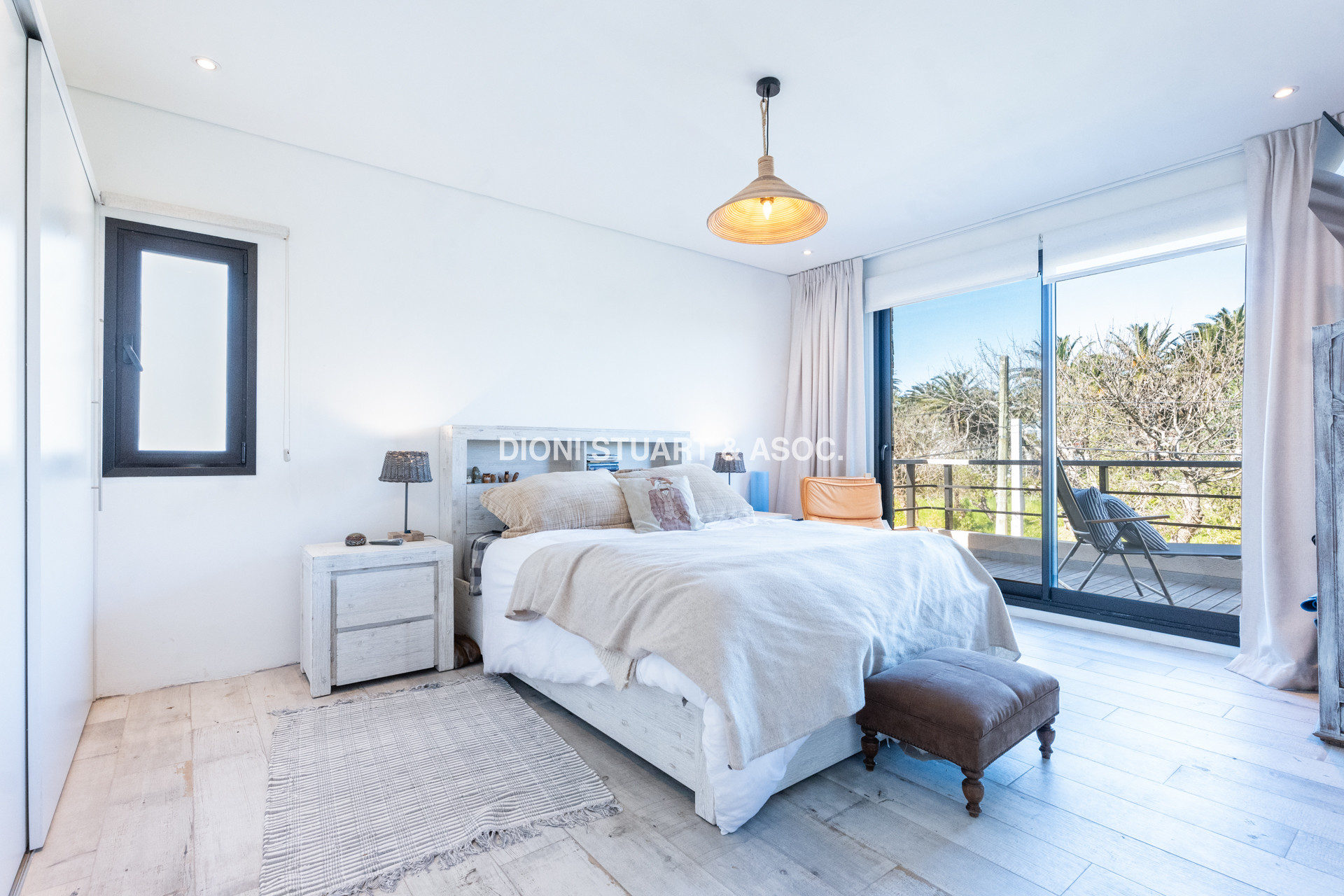 ALQUILER TEMPORADA CASA PUNTA DEL ESTE 3 DORMITORIOS EN SUITE - EN LA PENINSULA