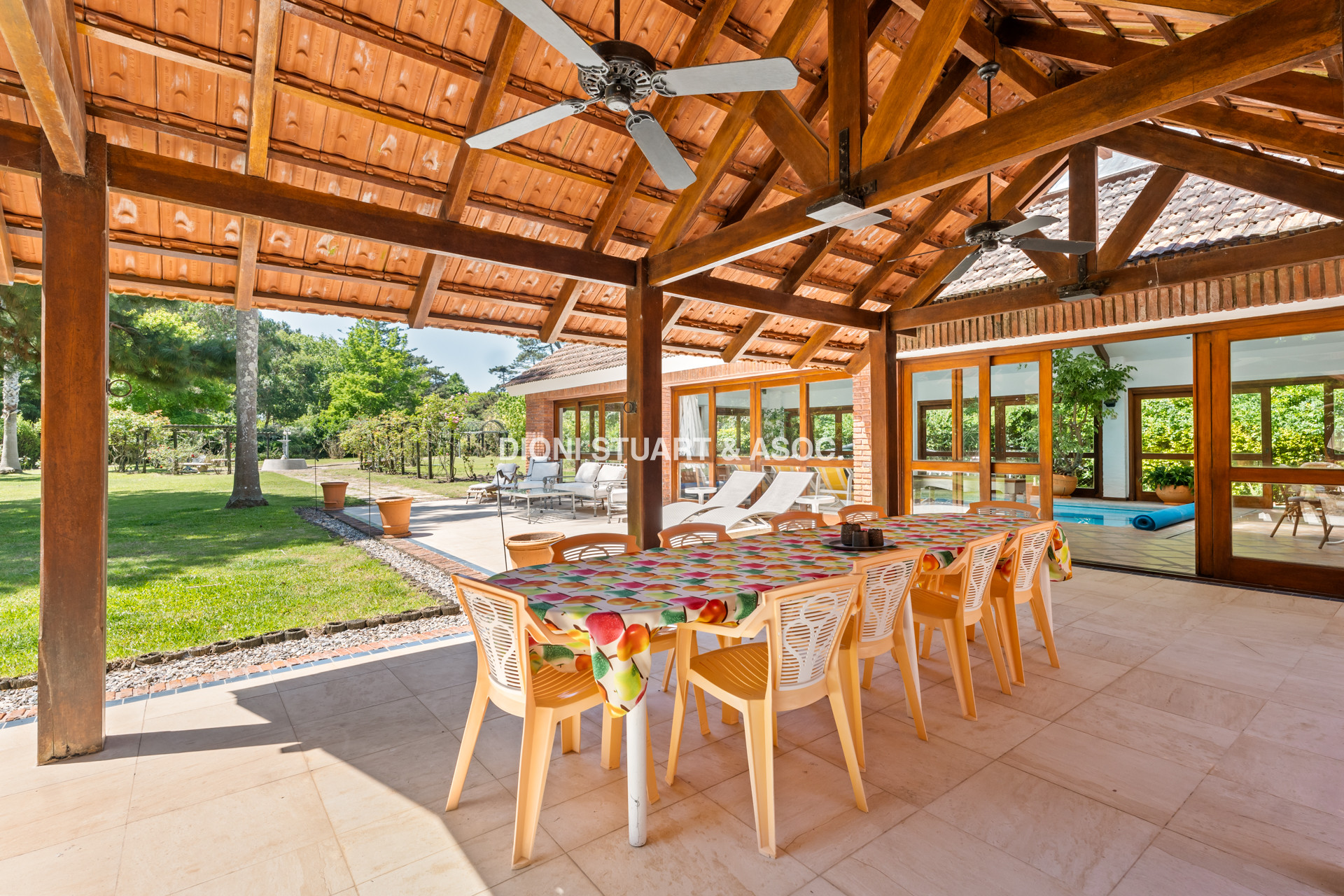CASA EN VENTA EN EL GOLF - INCREIBLE