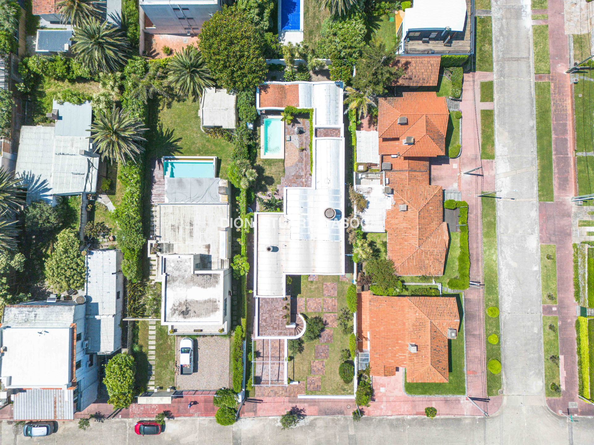 VENTA CASA 4 DORMITORIOS EN LA PENINSULA PUNTA DEL ESTE