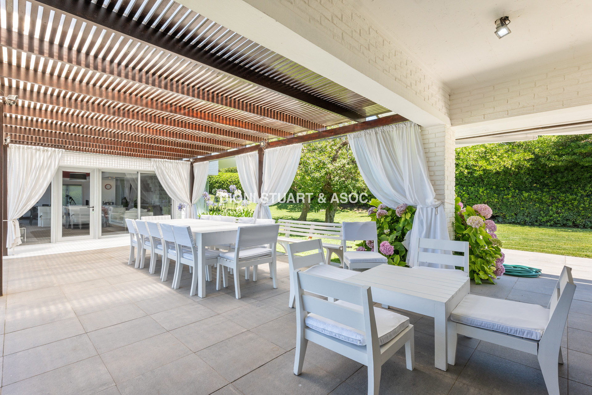 CASA EN VENTA PRIMERA LINEA PLAYA BRAVA