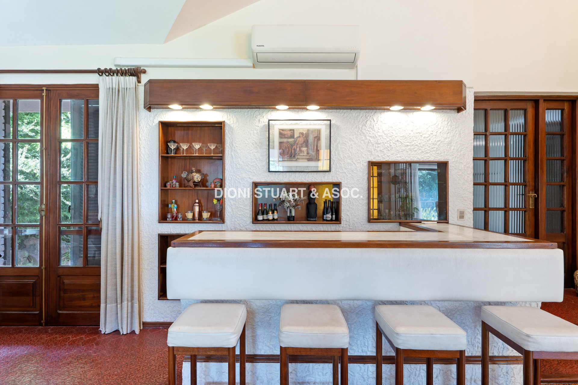 OPORTUNIDAD - CASA EN ROOSEVELT - 5 DORMITORIOS Y 5 BAÑOS - PISCINA CLIMATIZADA