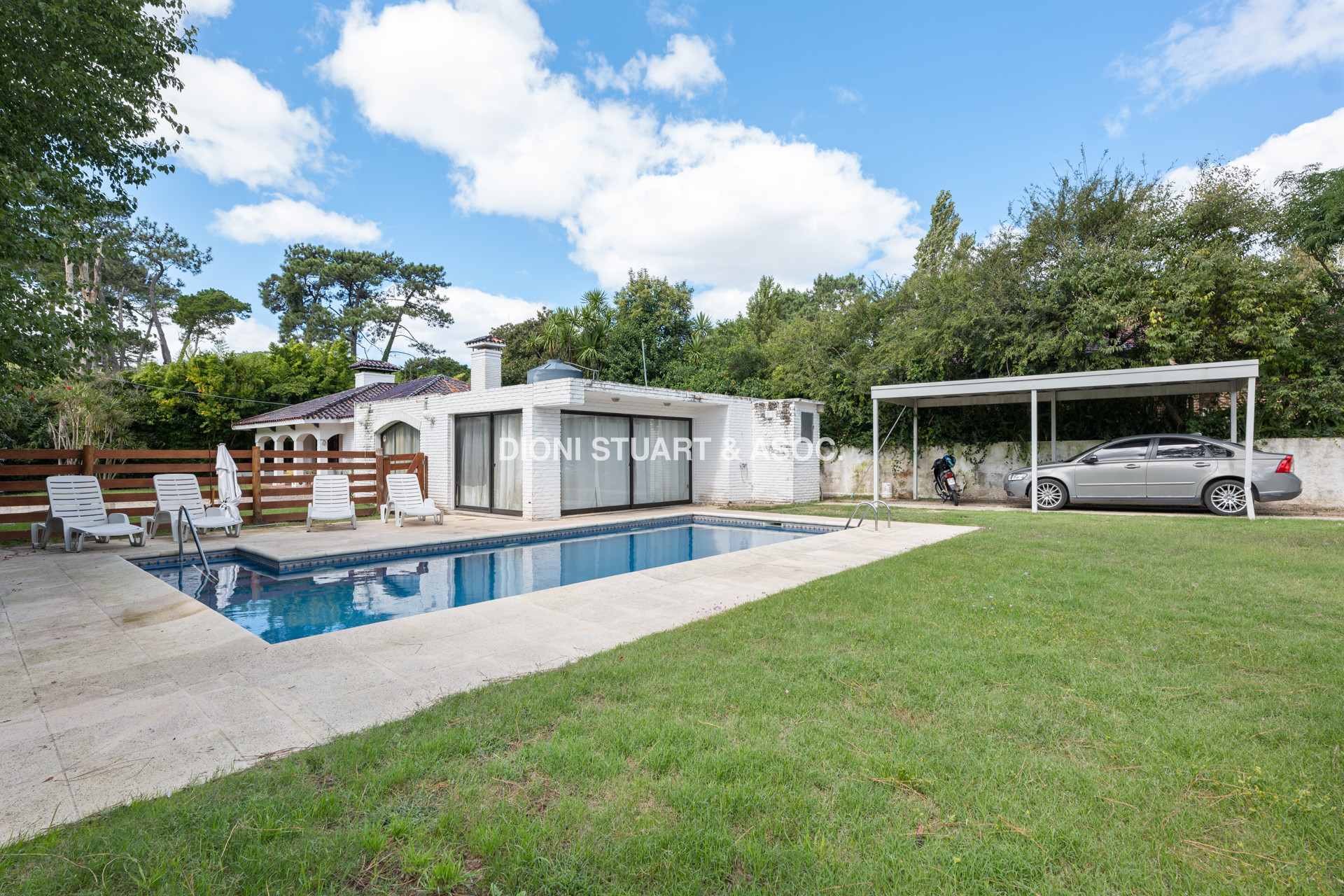 OPORTUNIDAD - CASA EN ROOSEVELT - 5 DORMITORIOS Y 5 BAÑOS - PISCINA CLIMATIZADA