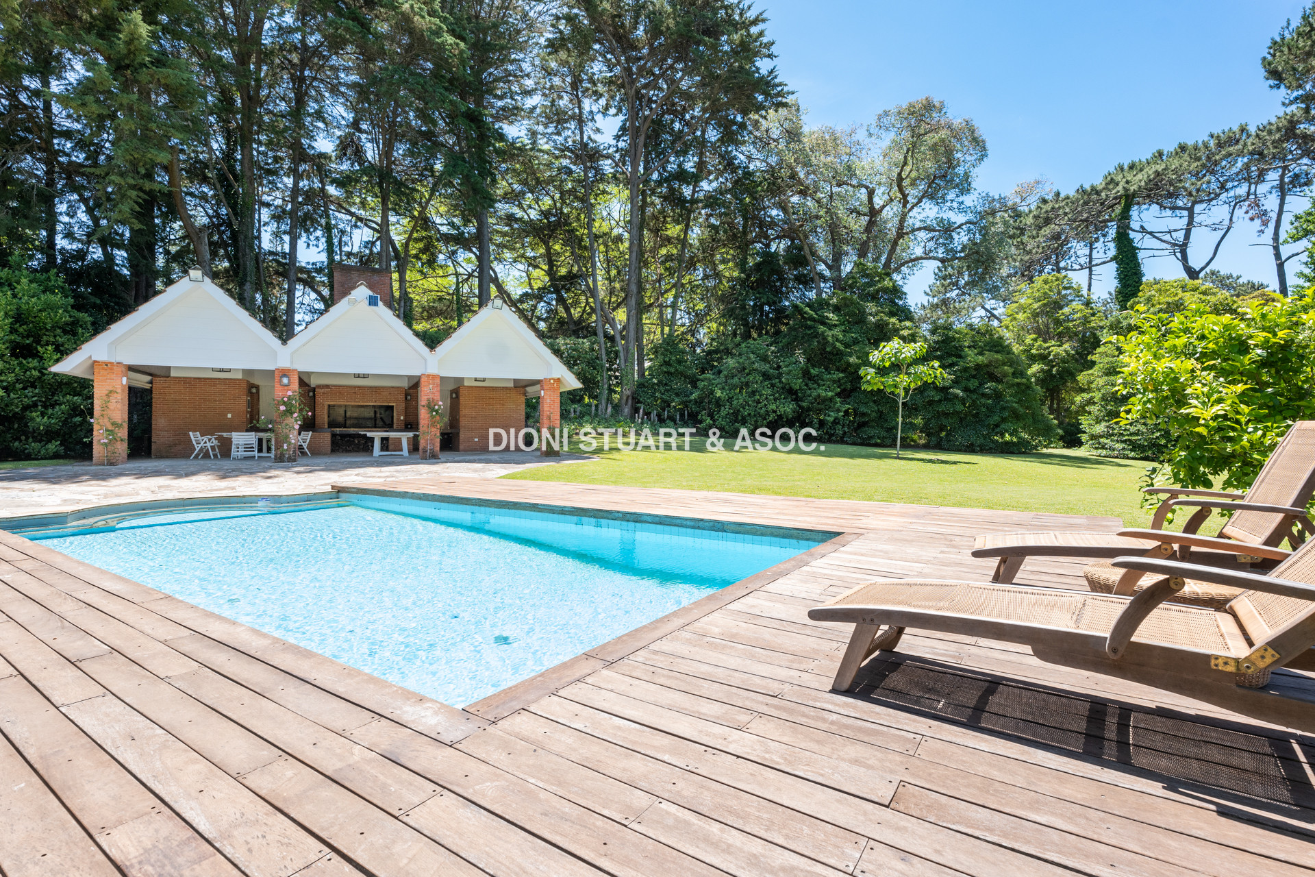 CASA EN VENTA EN EL GOLF - ARQ. ARTURO DUBOURG