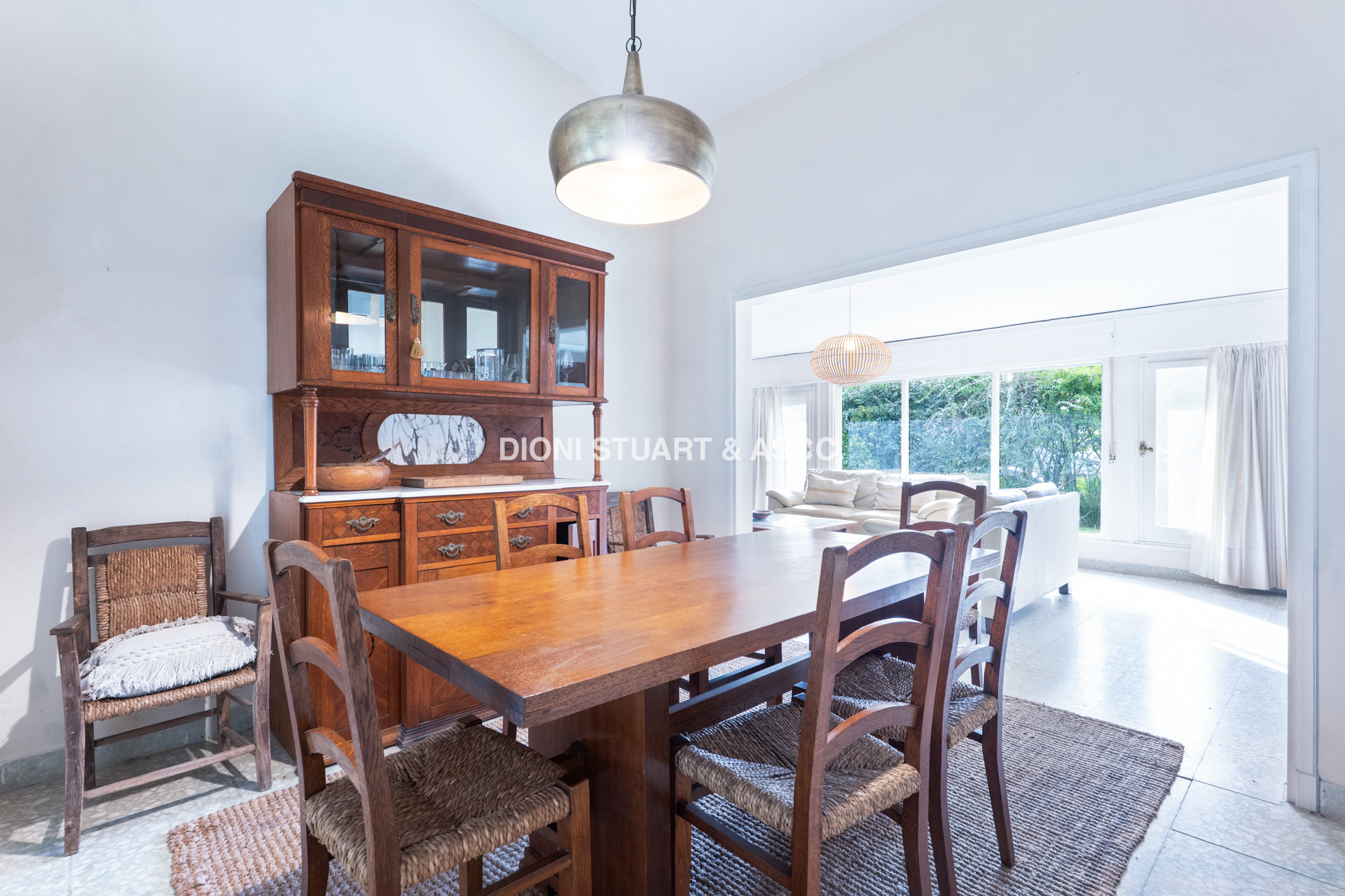 VENTA CASA EN SAN RAFAEL - CERCA DEL MAR - 3 DORM + DEP. SERV - PISCINA