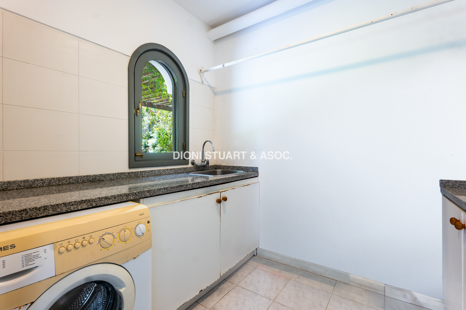 CASA EN VENTA EN EL GOLF CON 8 DORMITORIOS EN SUTIE