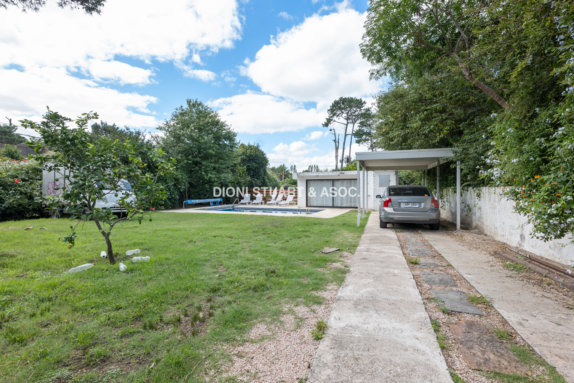 OPORTUNIDAD - CASA EN ROOSEVELT - 5 DORMITORIOS Y 5 BAÑOS - PISCINA CLIMATIZADA