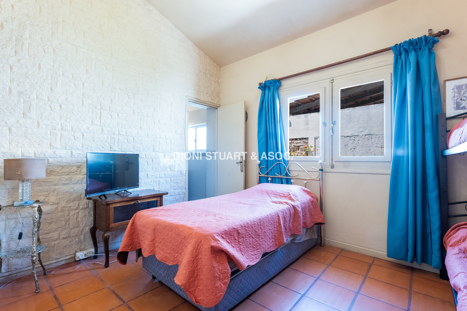 VENTA CASA EN PLAYA MANSA - 4 DORMITORIOS  - CERCA DEL MAR