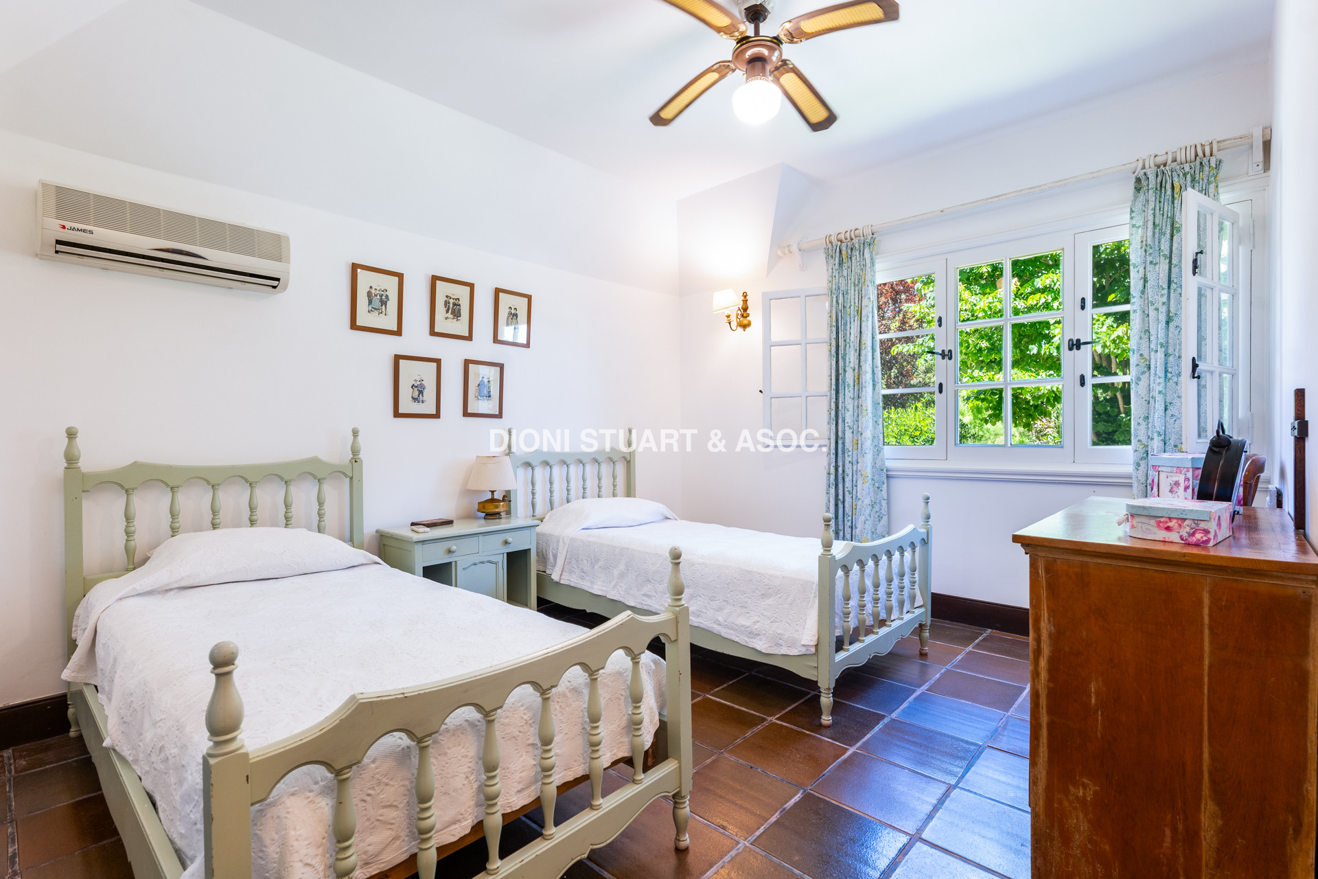 CASA EN VENTA EN EL GOLF - ARQ. ARTURO DUBOURG
