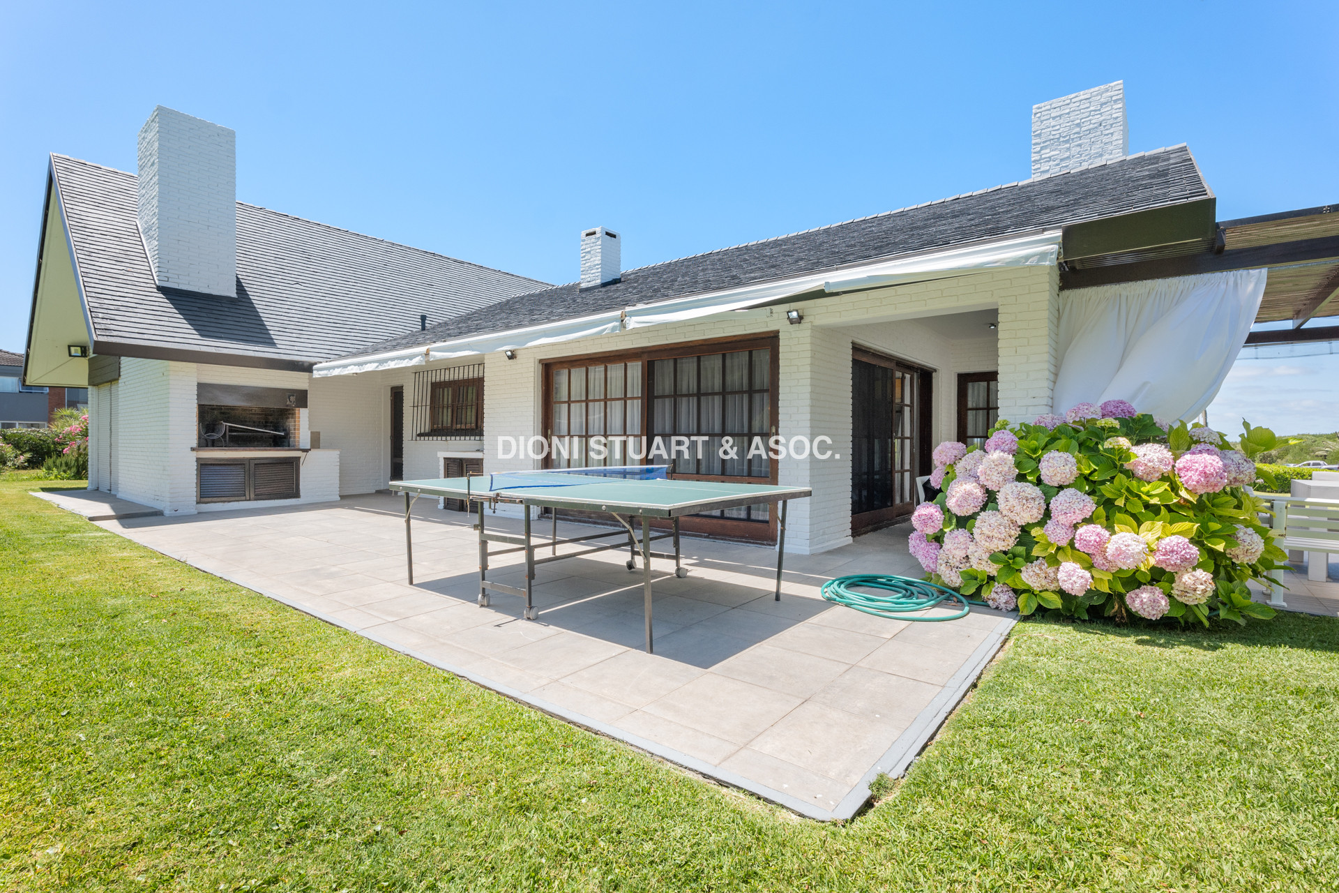 CASA EN VENTA PRIMERA LINEA PLAYA BRAVA