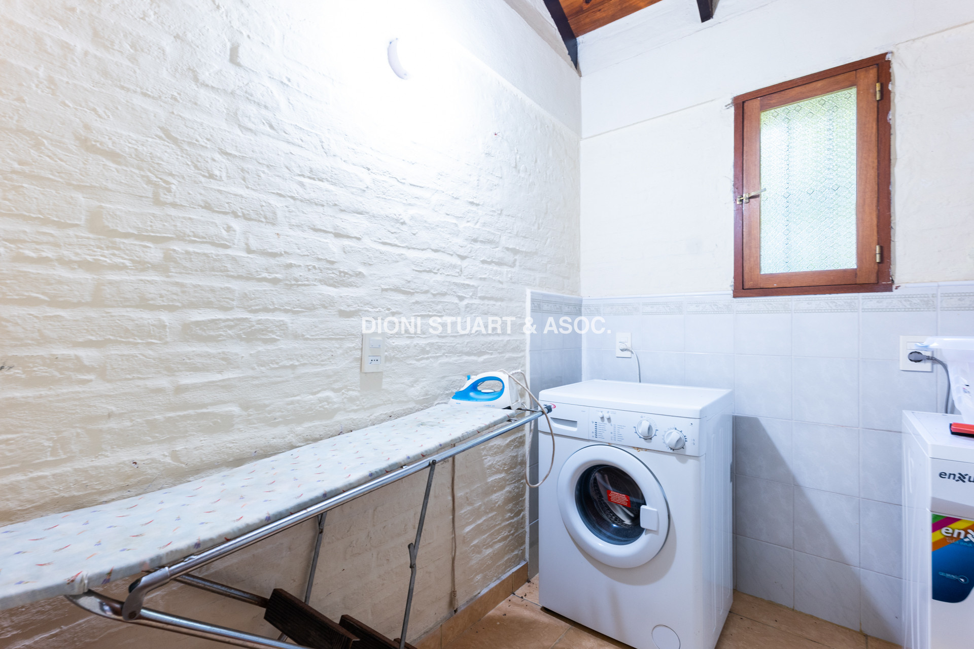 CASA EN VENTA EN CANTEGRIL CON 3 DORMITORIOS Y DEPENDENCIA + PISCINA