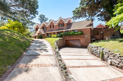 CASA EN VENTA EN EL GOLF - INCREIBLE