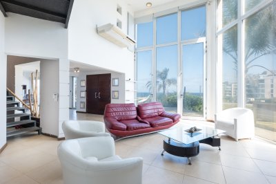 Impresionante Casa A Metros del Mar - El Chorro - La Barra - 5 Dorm