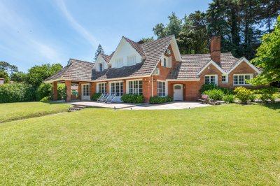 CASA EN VENTA EN EL GOLF - ARQ. ARTURO DUBOURG