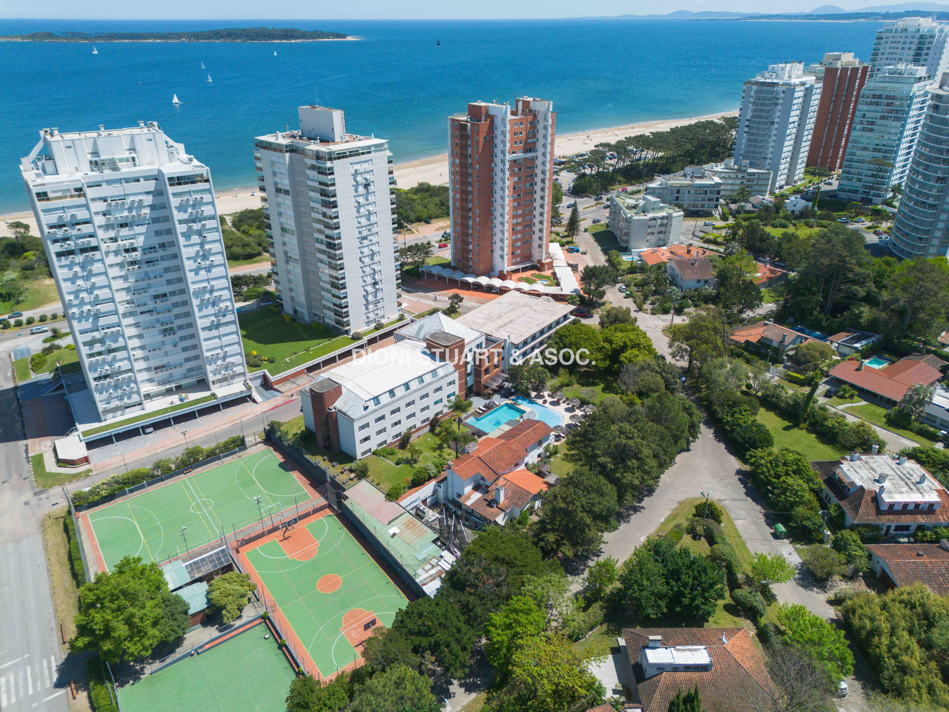 HOTEL LA FORET EN VENTA - PLAYA MANSA