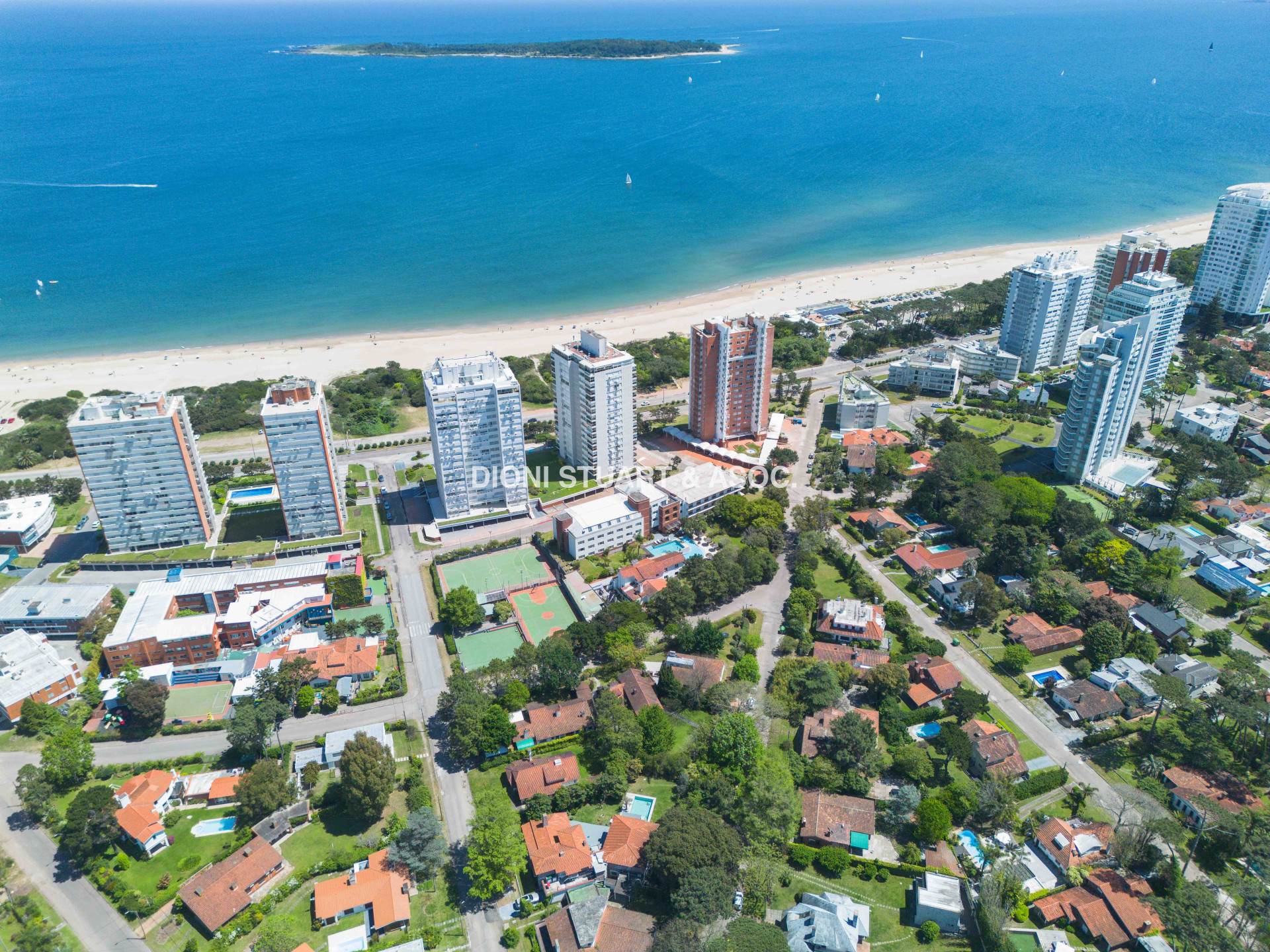 HOTEL LA FORET EN VENTA - PLAYA MANSA