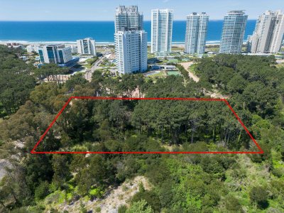 TERRENO EN PLAYA BRAVA APTO PARA CONSTRUIR 26 PISOS