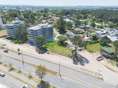 TERRENO EN ROOSEVELT - APTO PARA EDIFICIO
