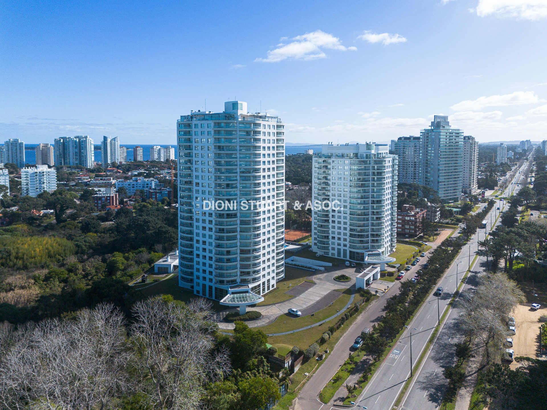 ALQUILER INVERNAL O ANUAL - 3 DORMITORIOS EN SUITE - OCEAN DRIVE - PUNTA DEL ESTE