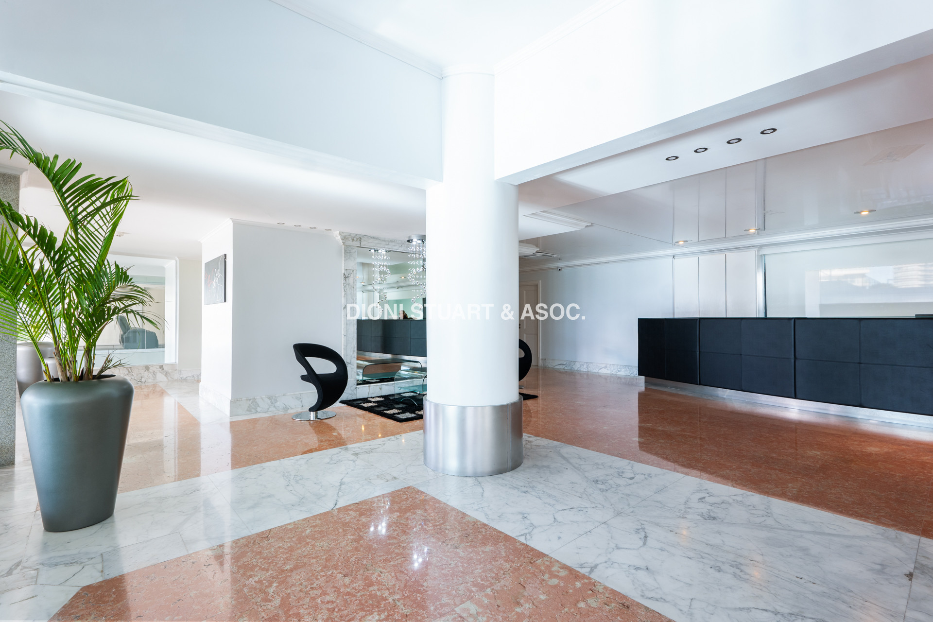 VENTA APARTAMENTO BEVERLY TOWER - 3 SUITES + DEPENDENCIA - PLAYA MANSA