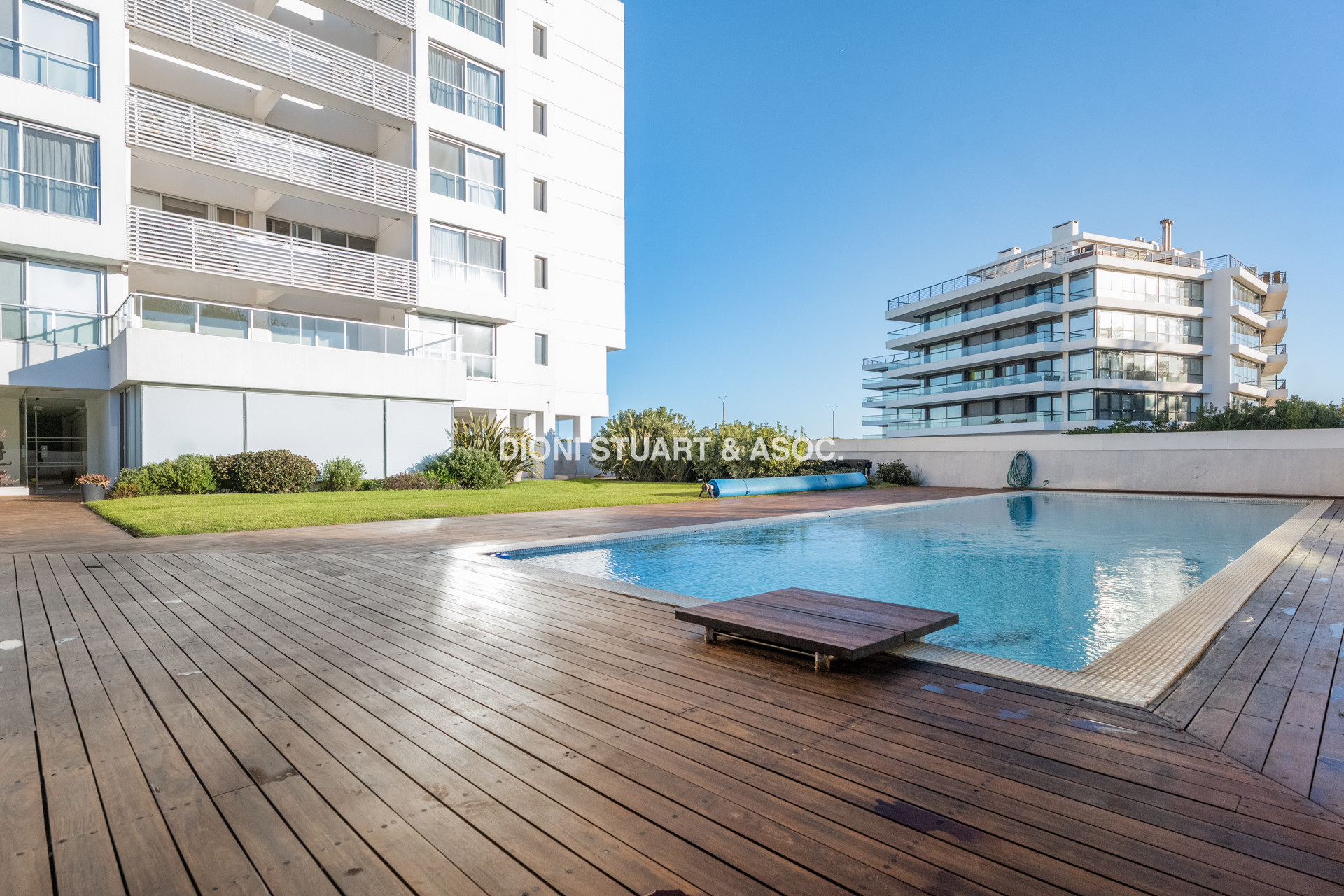 MYTHOS PENTHOUSE DUPLEX - 4 SUITES - PLAYA BRAVA PRIMERA LINEA