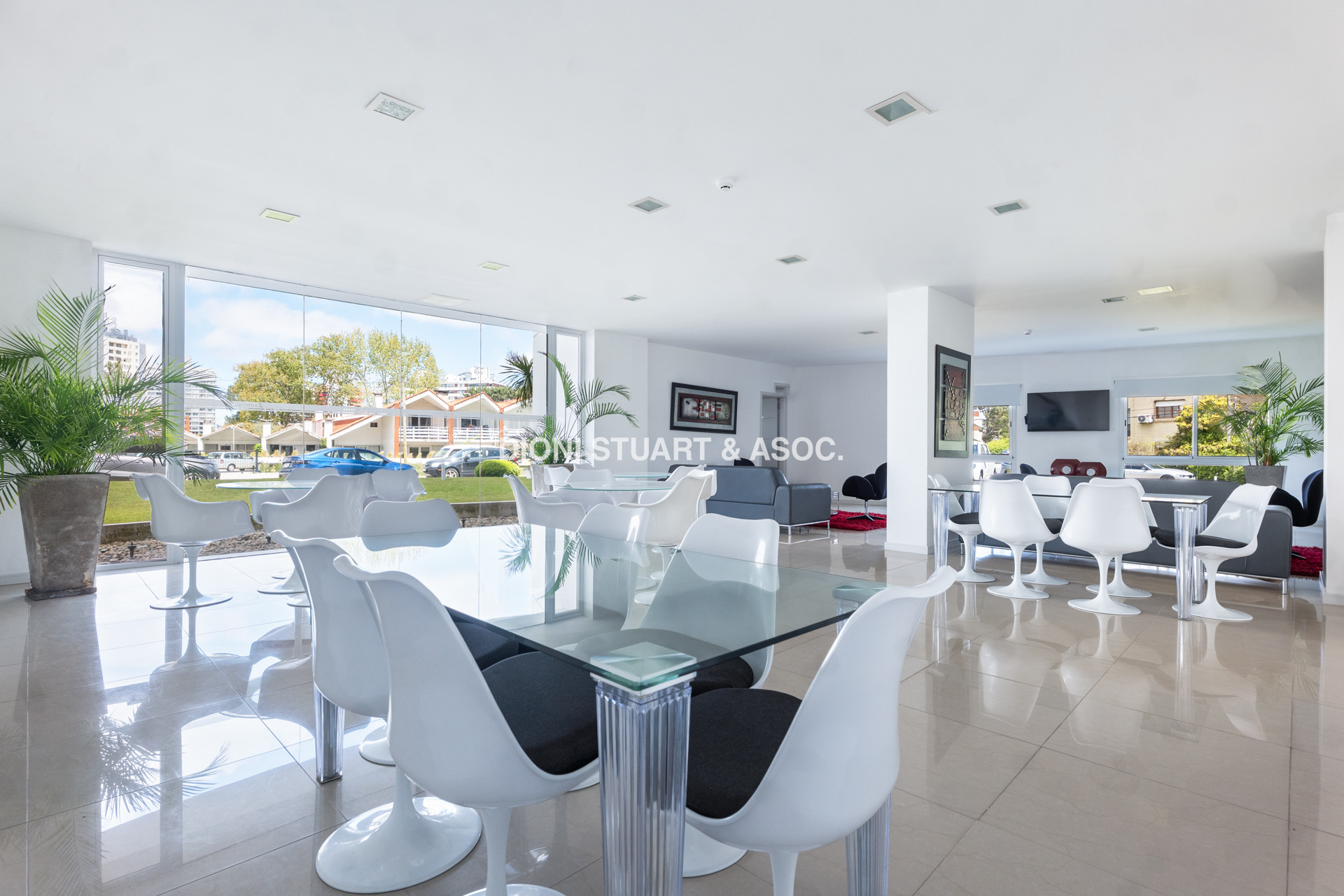 ALQUILER TEMPORAL 3 DORMITORIOS EN SUITE PUNTA DEL ESTE - TODOS LOS AMENITIES - EDIFICIO BOTAVARA