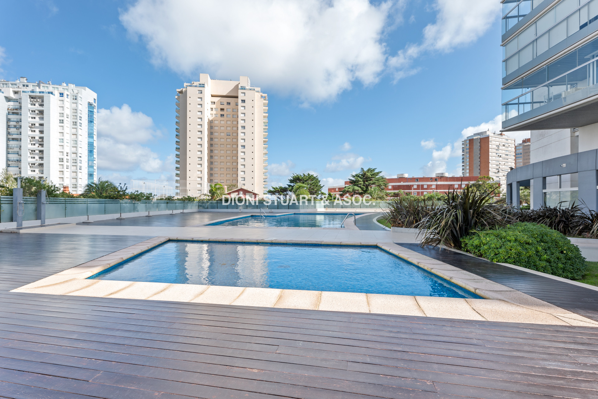 ALQUILER TEMPORAL - ANUAL - INVERNAL - APARTAMENTO 4 DORMITORIOS PENTHOUSE - MIAMI BOULEVARD - PLAYA MANSA
