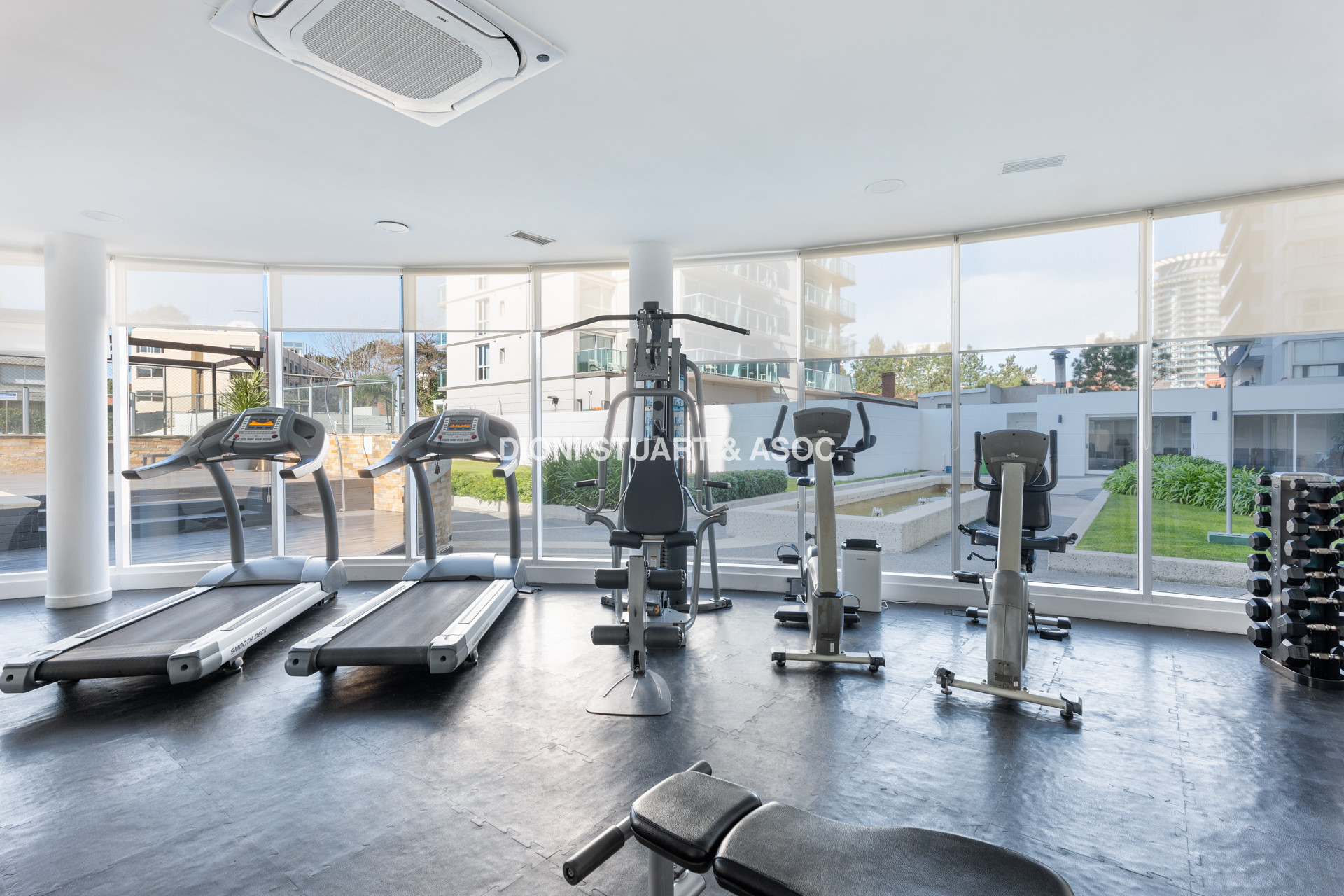 VENTA APARTAMENTO 2 DORMITORIOS - EDIFICIO CASINO TOWER - PUNTA DEL ESTE