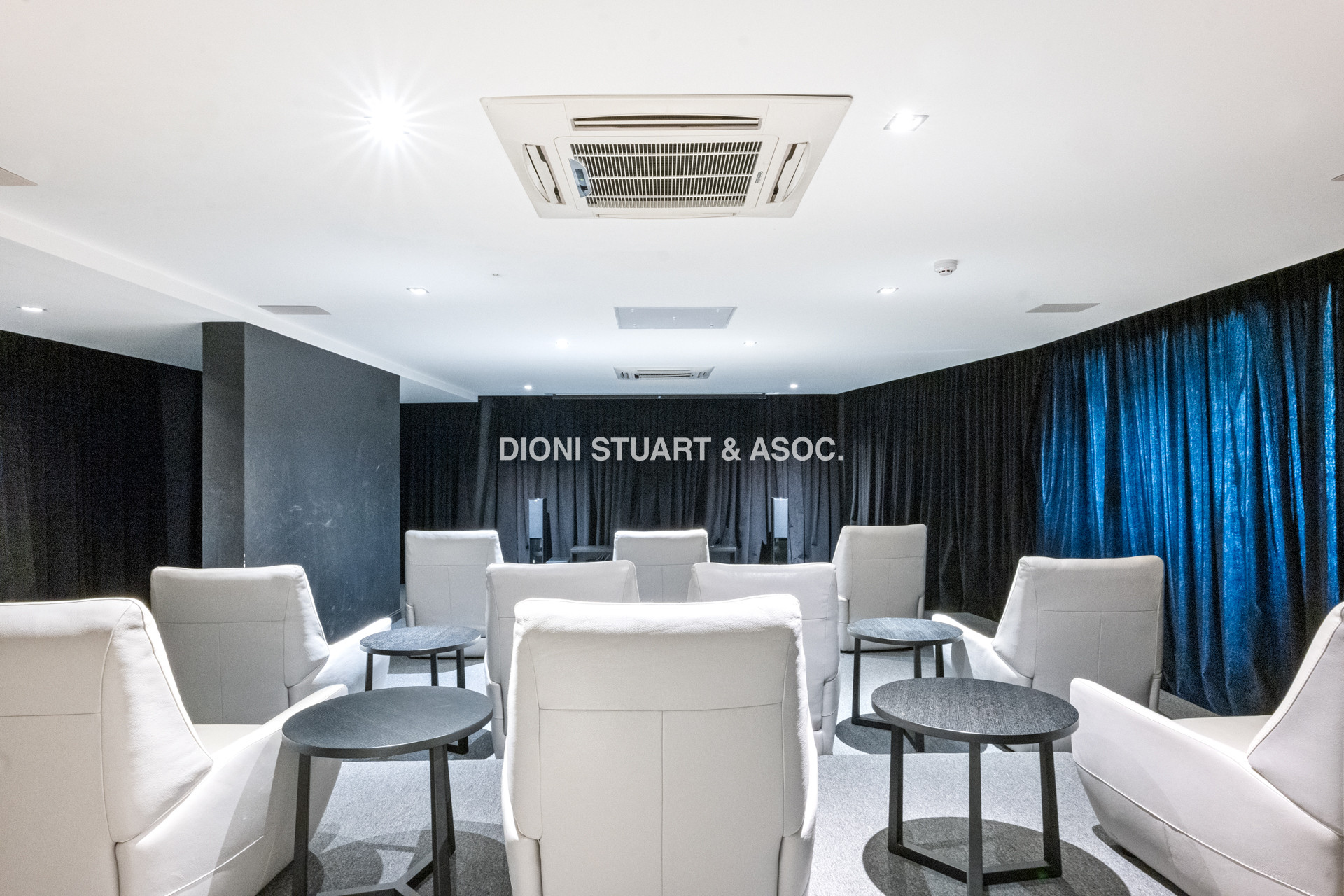 ALQUILER TEMPORAL - ANUAL - INVERNAL - APARTAMENTO 4 DORMITORIOS PENTHOUSE - MIAMI BOULEVARD - PLAYA MANSA