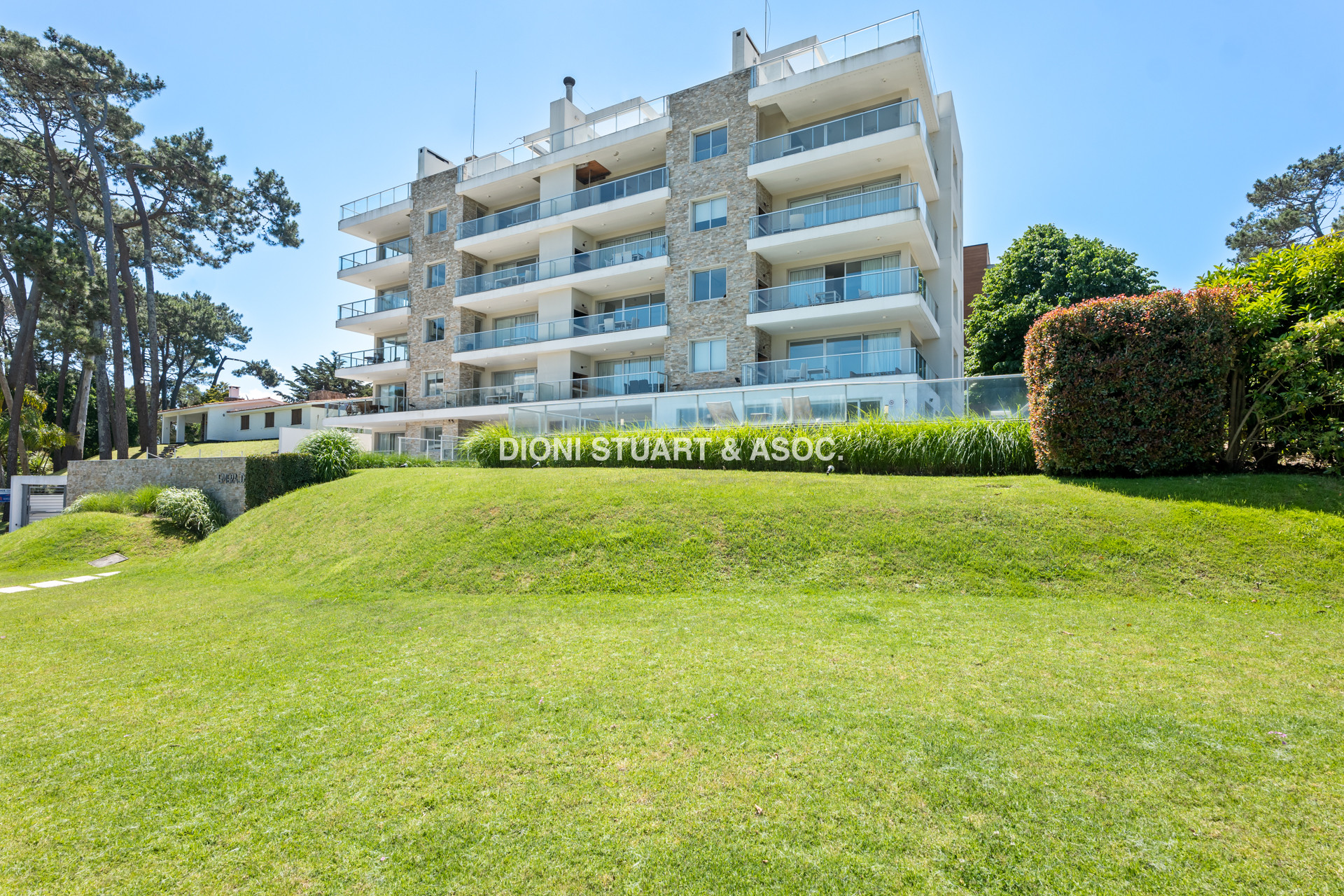 DEPARTAMENTO PENT HOUSE EN VENTA - 3 DORM Y DEP. - PARRILLERO - PLAYA MANSA