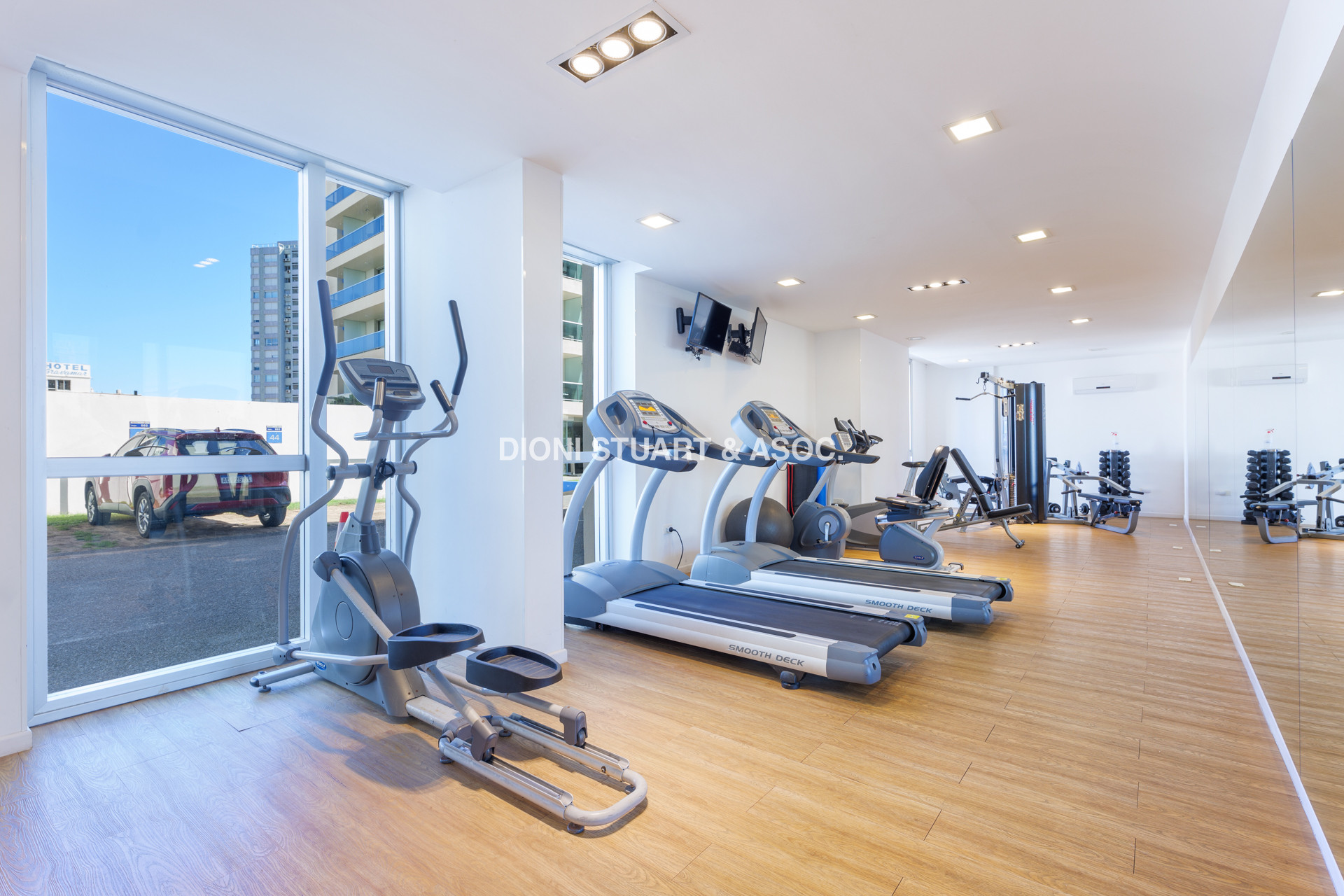 APARTAMENTO EN VENTA EN PUNTA DEL ESTE - 2 DORMITORIOS - MODERNO - CERCA DEL MAR - EDIFICIO ARENAS DEL MAR