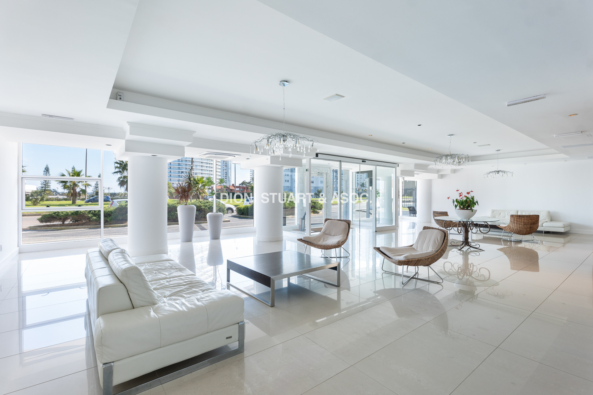 VENTA APARTAMENTO 2 DORMITORIOS - EDIFICIO CASINO TOWER - PUNTA DEL ESTE