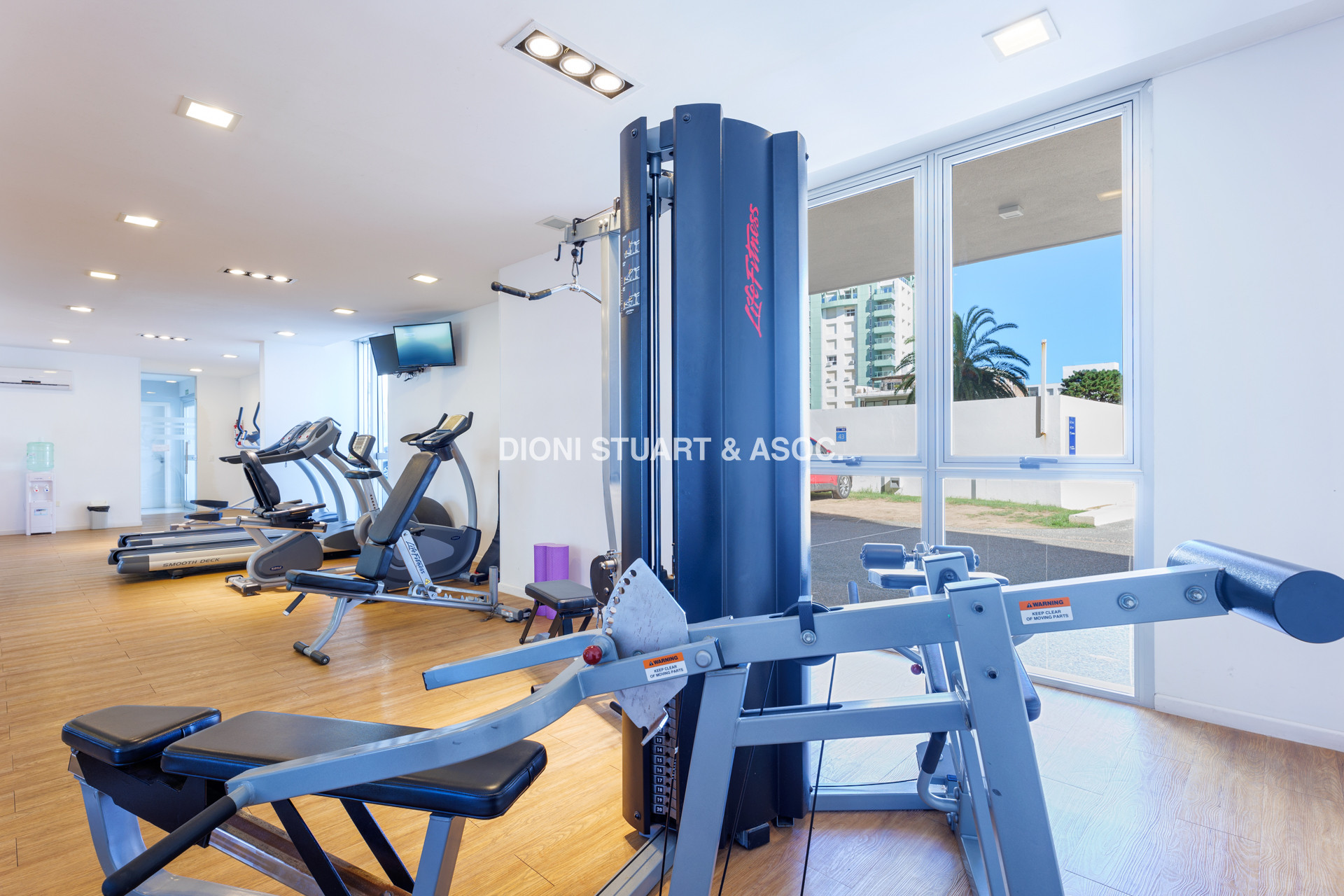 APARTAMENTO EN VENTA EN PUNTA DEL ESTE - 2 DORMITORIOS - MODERNO - CERCA DEL MAR - EDIFICIO ARENAS DEL MAR
