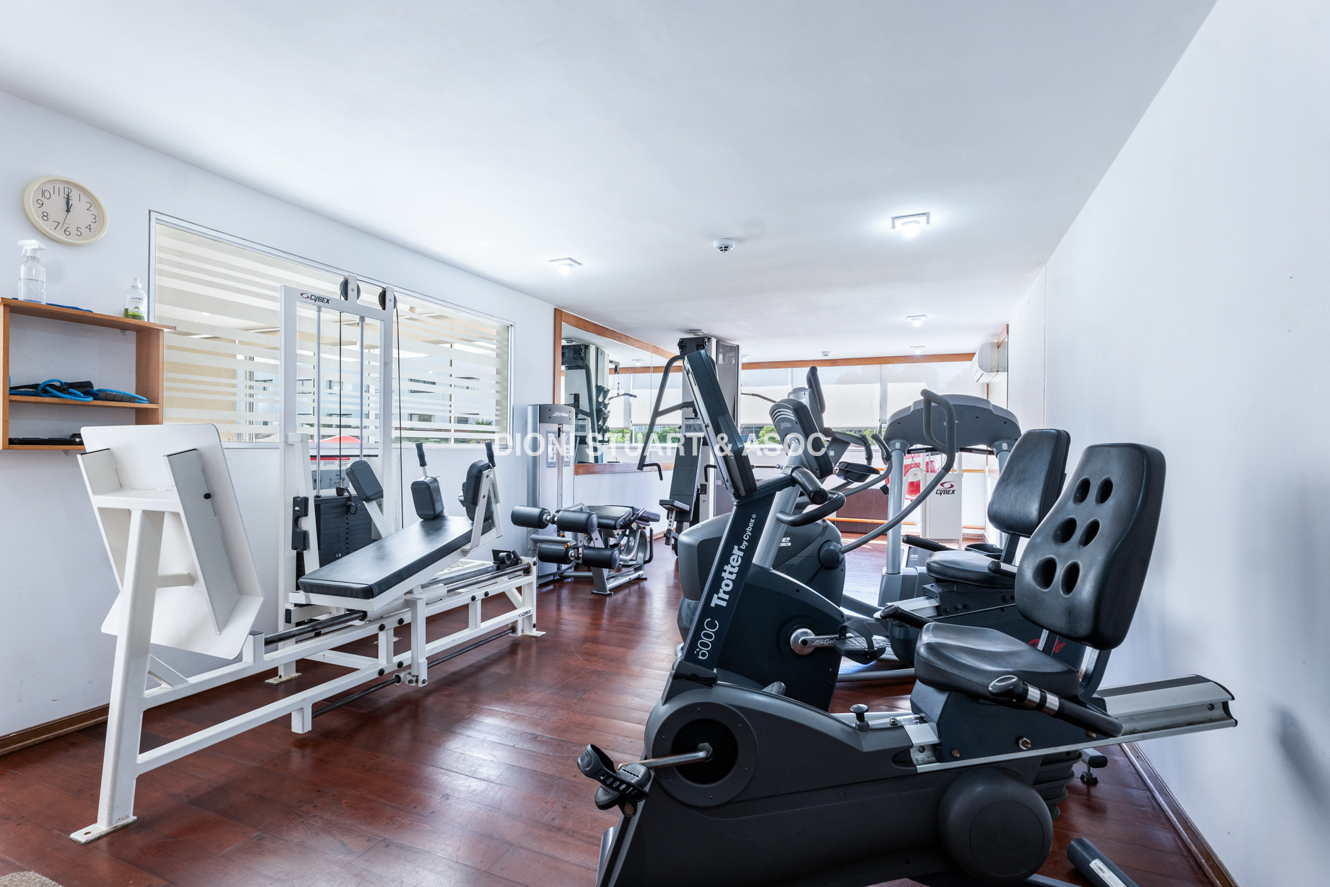 VENTA APARTAMENTO 2 DORMITORIOS + DEPENDENCIA - VISTA AL MAR - EDIFICIO TUNQUELEN - PLAYA MANSA