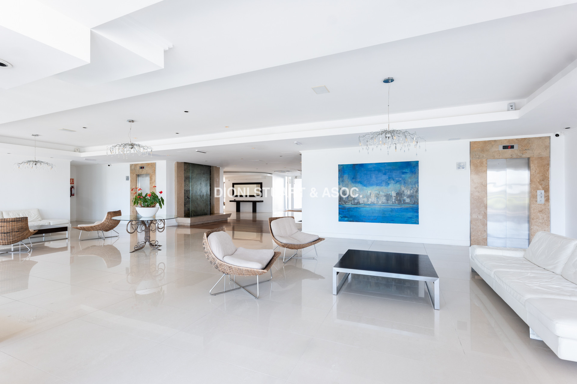 VENTA APARTAMENTO 2 DORMITORIOS - EDIFICIO CASINO TOWER - PUNTA DEL ESTE