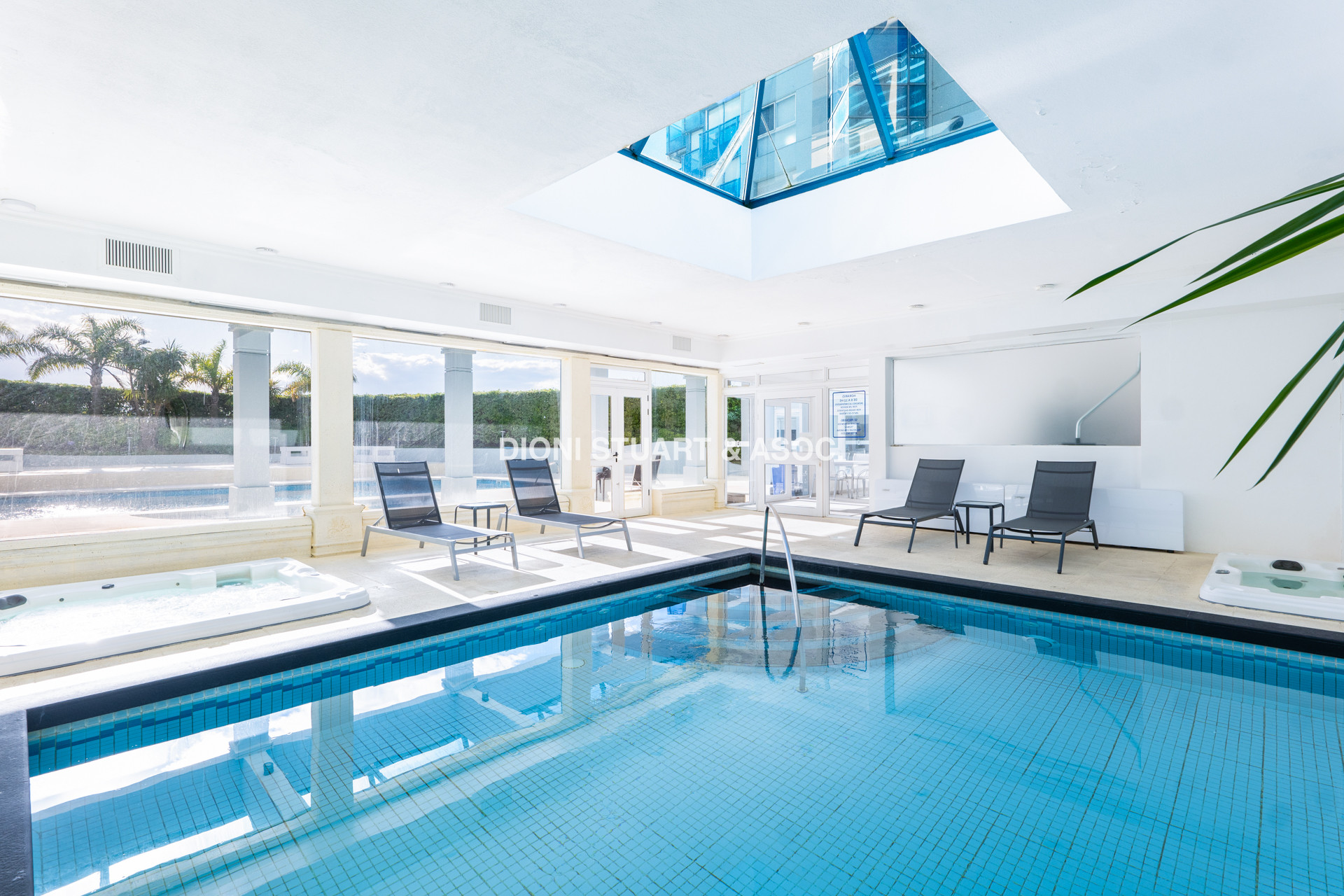 VENTA APARTAMENTO BEVERLY TOWER - 3 SUITES + DEPENDENCIA - PLAYA MANSA