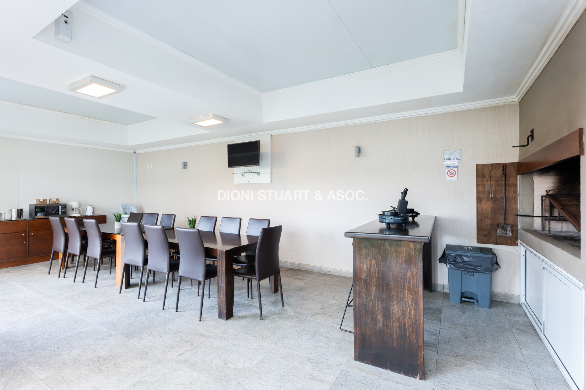VENTA APARTAMENTO 2 DORMITORIOS - EDIFICIO CASINO TOWER - PUNTA DEL ESTE