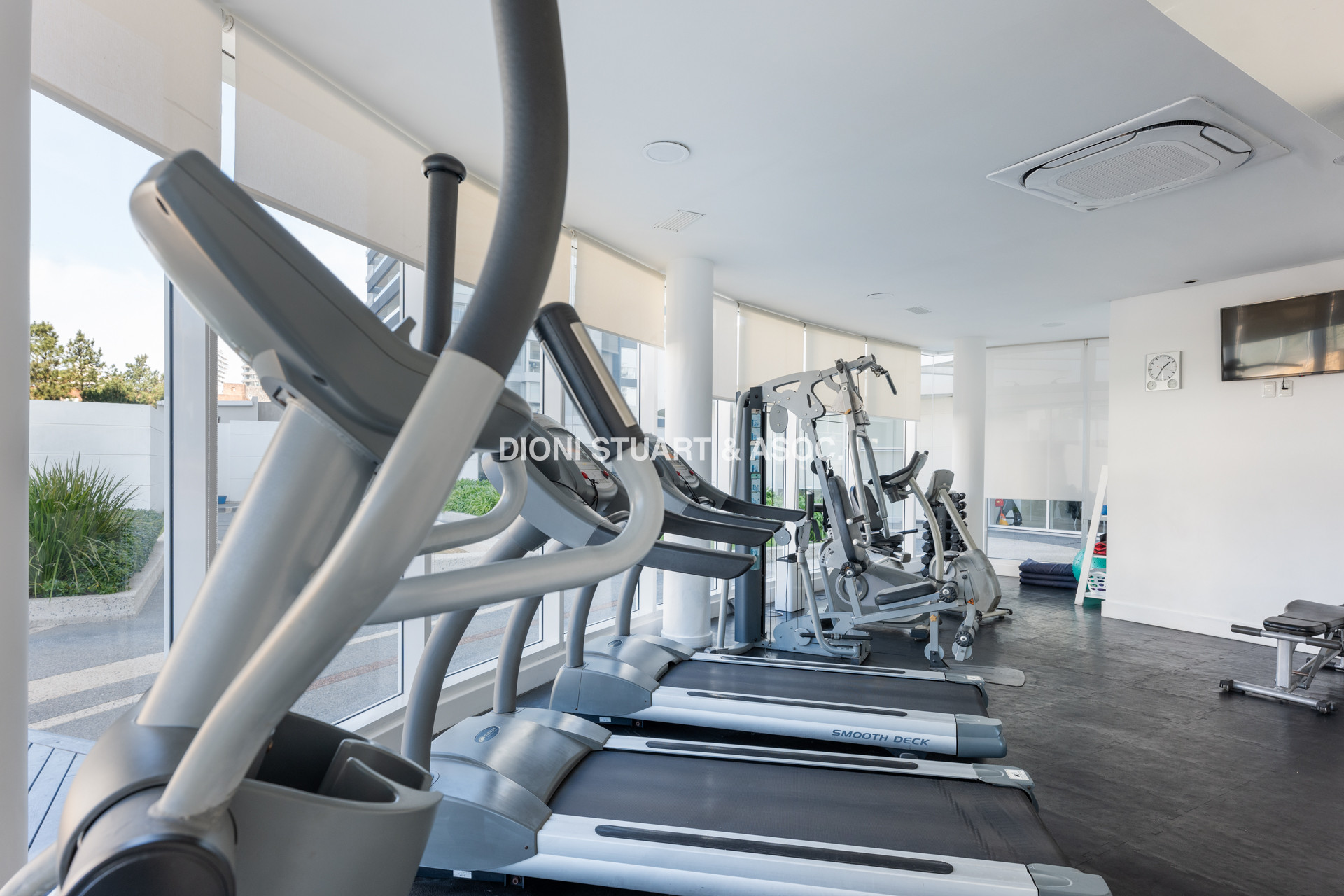 VENTA APARTAMENTO 2 DORMITORIOS - EDIFICIO CASINO TOWER - PUNTA DEL ESTE