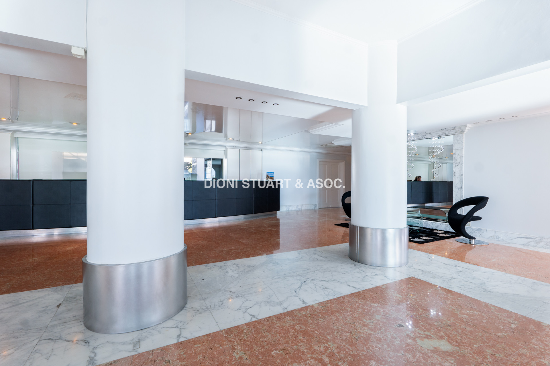 VENTA APARTAMENTO BEVERLY TOWER - 3 SUITES + DEPENDENCIA - PLAYA MANSA